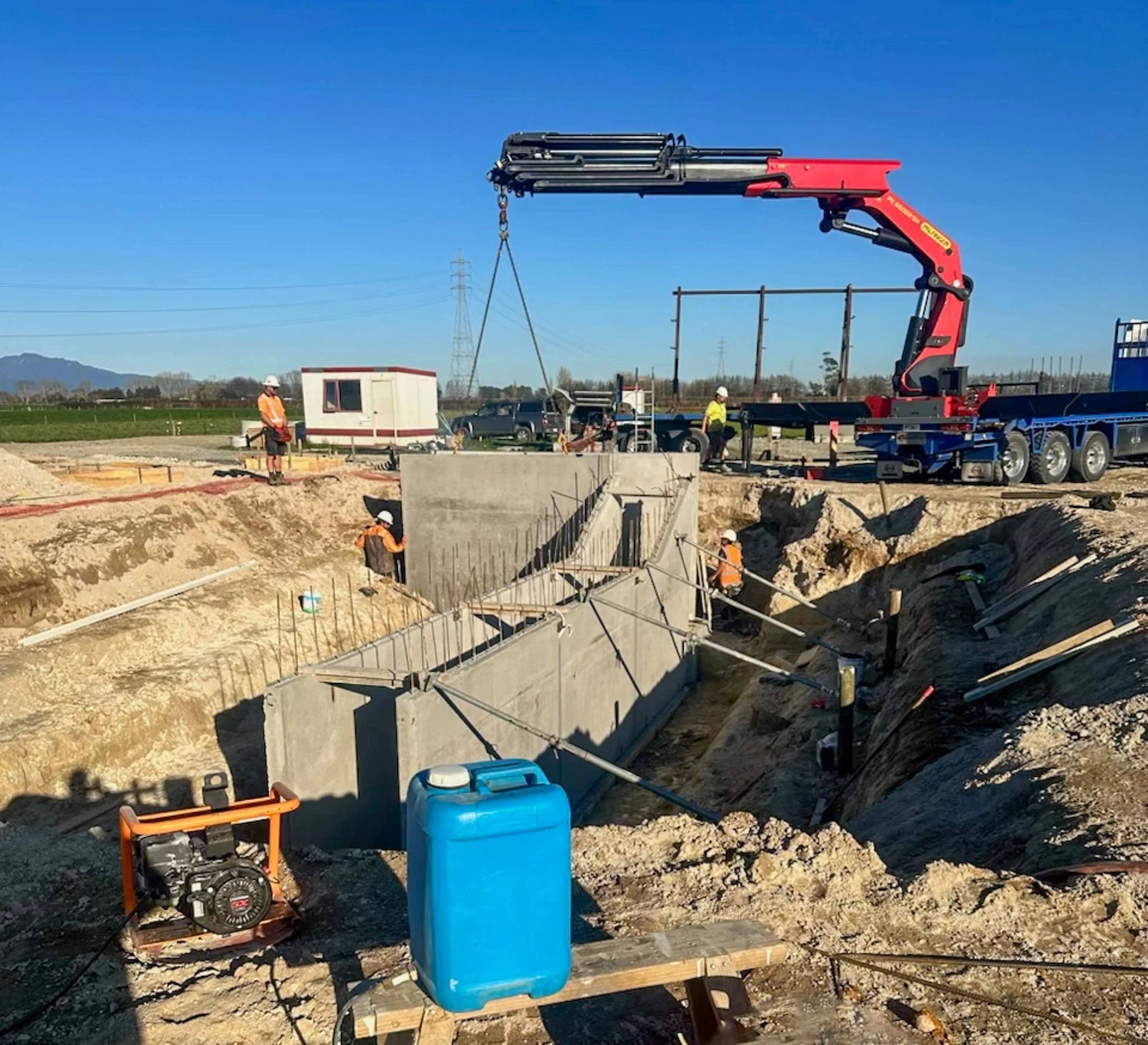  Waikato rotary dairy shed development designed for efficient milking and cow flow built by Don Chapman Waikato Ltd, featuring a Moa Rotary Platform, yard work by Leask Engineering, Earthworks by Waihou Excavation, Electrical work by Electronz, Efflu