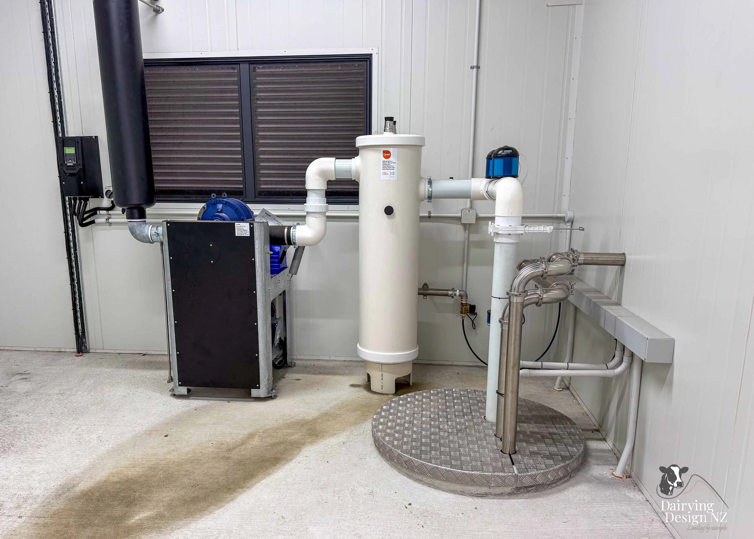  Waikato rotary dairy shed development designed for efficient milking and cow flow built by Don Chapman Waikato Ltd, featuring a Moa Rotary Platform, yard work by Leask Engineering, Earthworks by Waihou Excavation, Electrical work by Electronz, Efflu