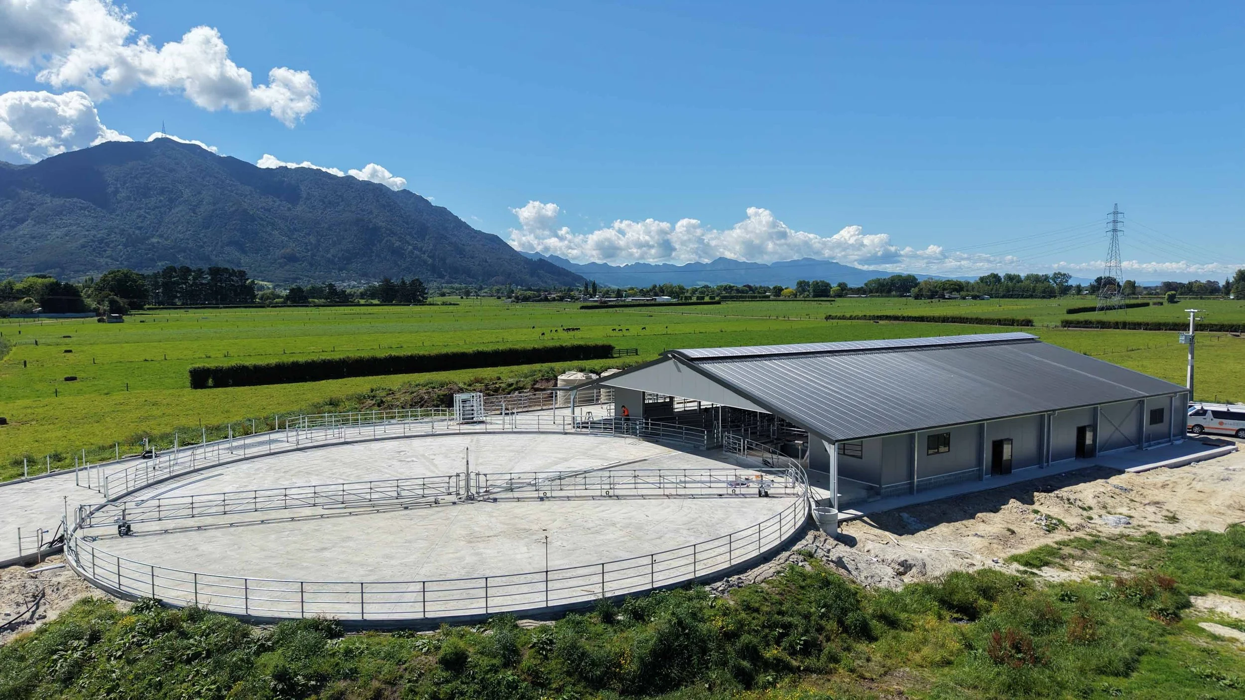  Waikato rotary dairy shed development designed for efficient milking and cow flow built by Don Chapman Waikato Ltd, featuring a Moa Rotary Platform, yard work by Leask Engineering, Earthworks by Waihou Excavation, Electrical work by Electronz, Efflu