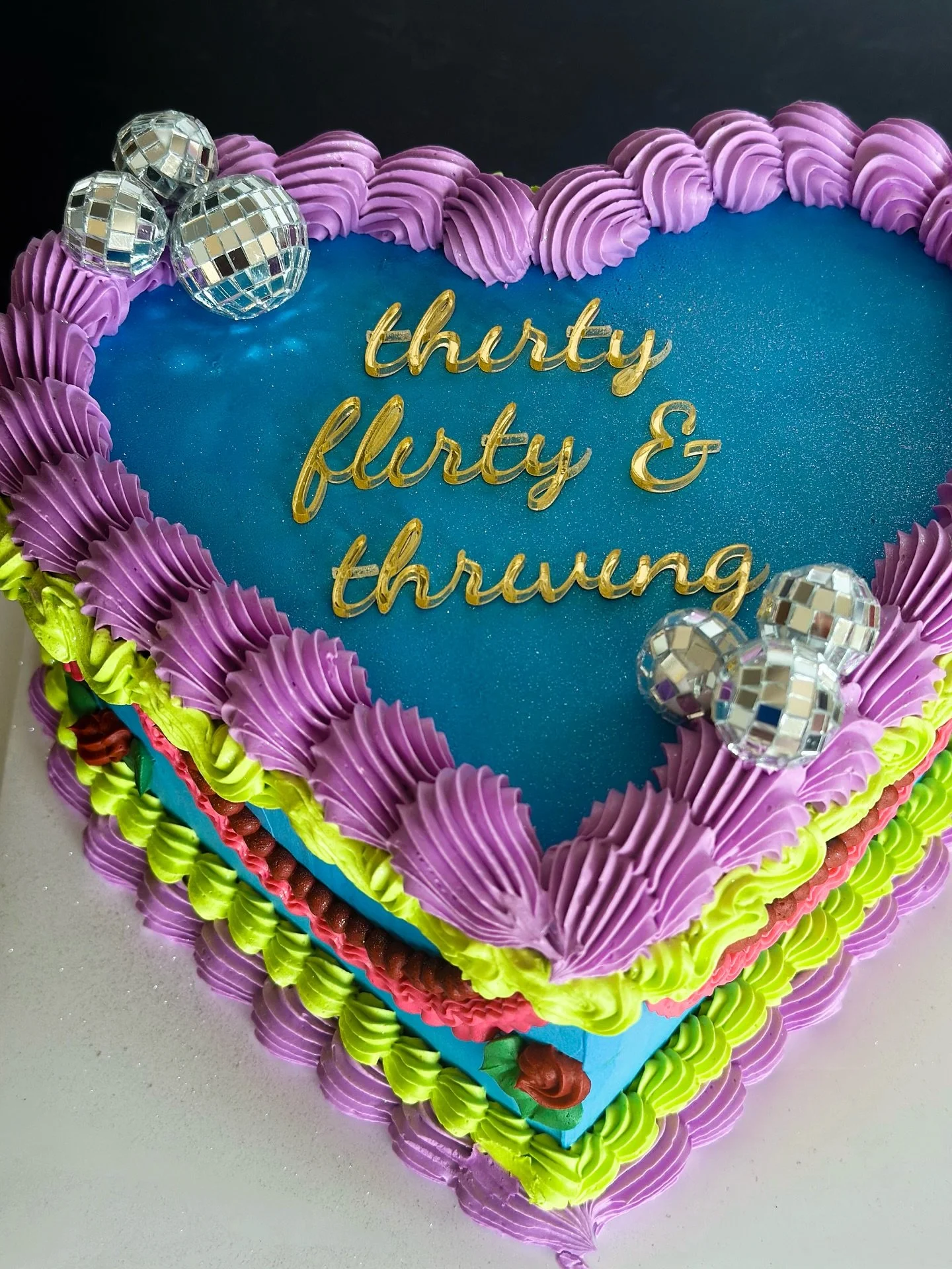 Had to sit on this one for a minute because it was a birthday surprise for one of my best friends&mdash;happy birthday, Julita @juliev654 🎉 🍰 🪩 30&rsquo;s, commence!
#njcakes #jerseycity #jerseycityeats #hoboken #hobokeneats #cake