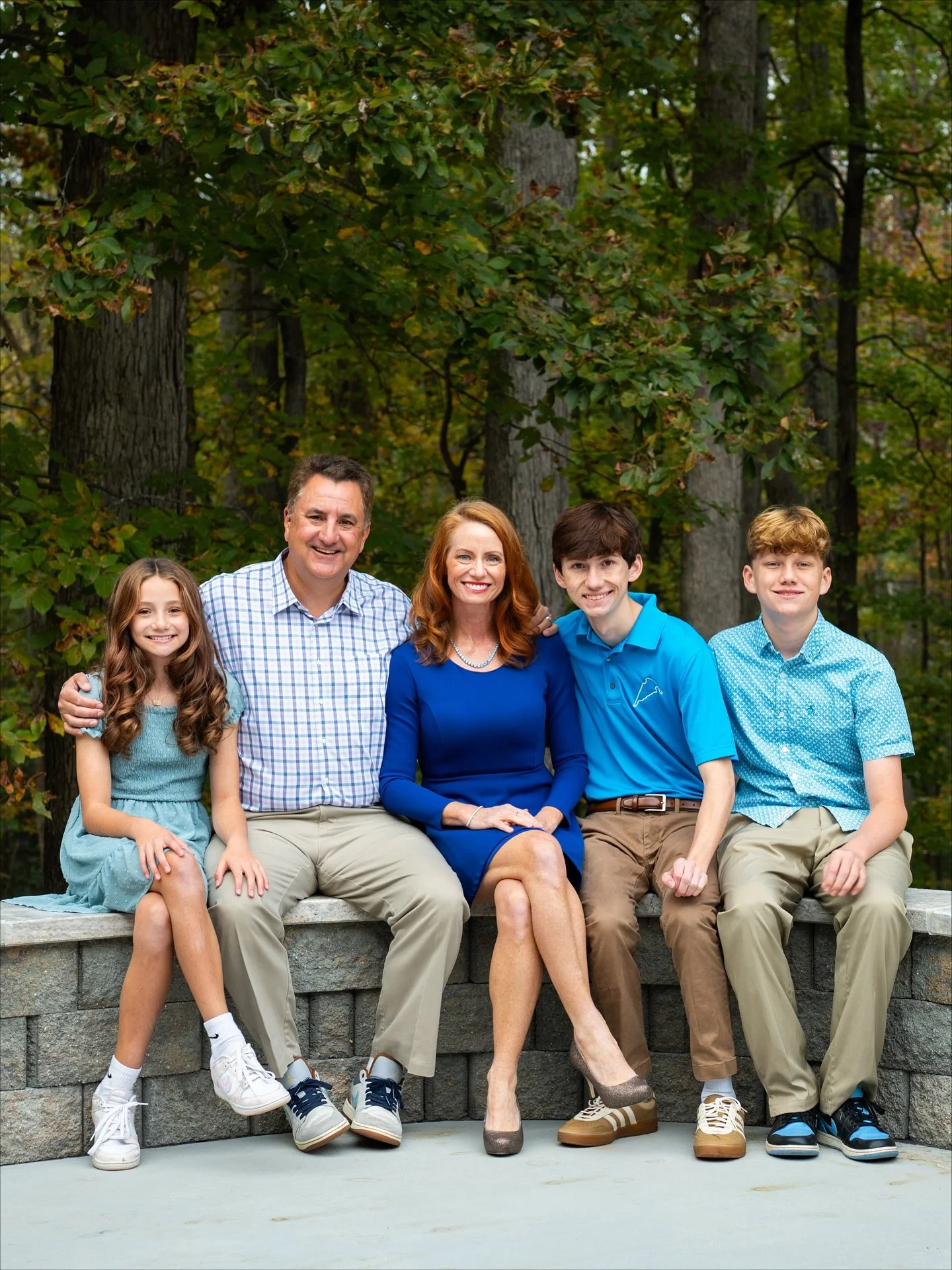 Fall sessions are in full swing. 
This crew right here is one of my favorites for sure💕 
Going to try and get caught up this week with sharing more sessions BUT honestly I will not be &quot;caught up&quot; until like January at this point.
Not a bad