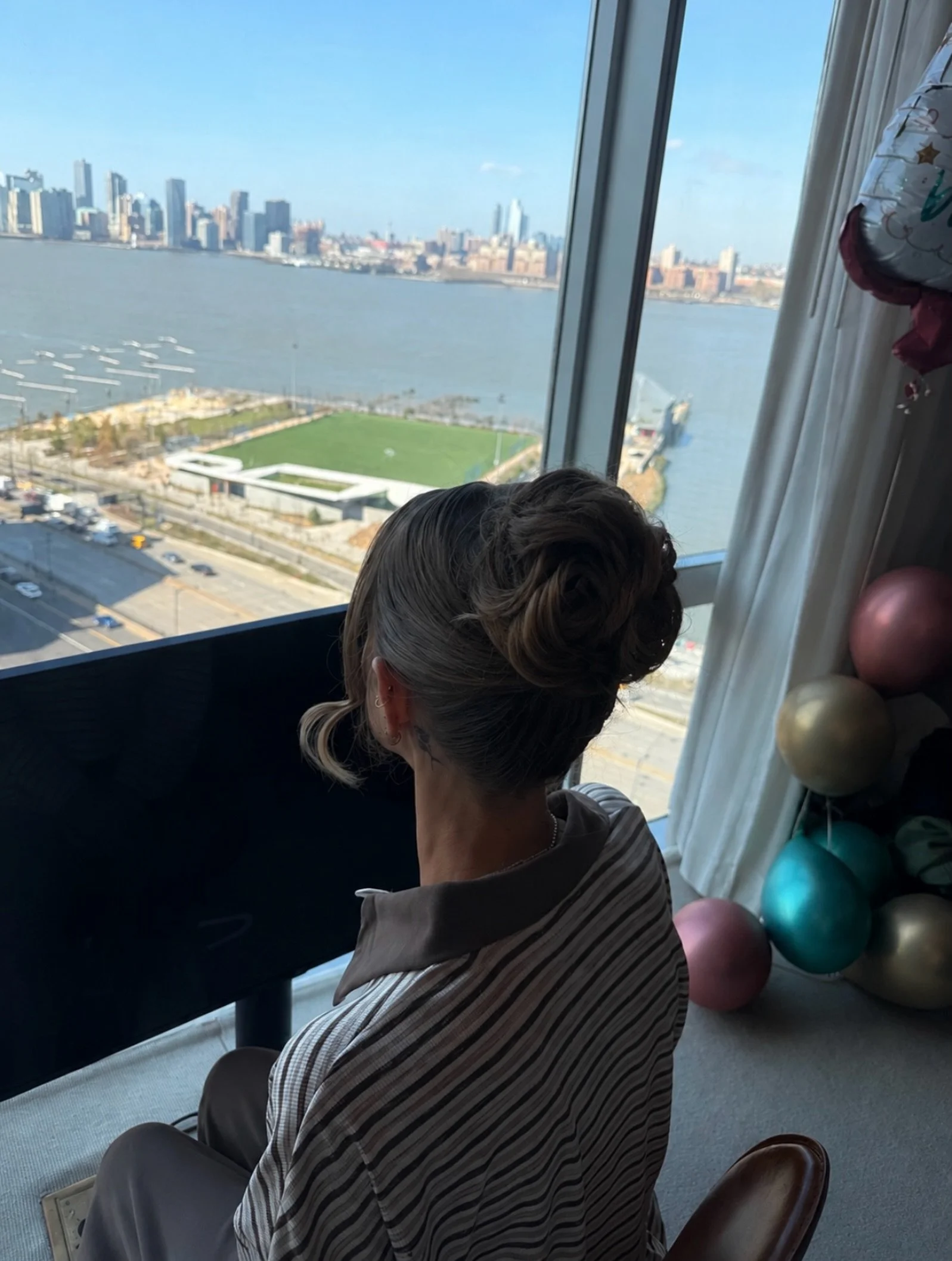 Lil updo w a view ✨
.
.
.
#rocklandmakeupartist #nyackmakeupartist #nycmakeupartist #nyhairstylist