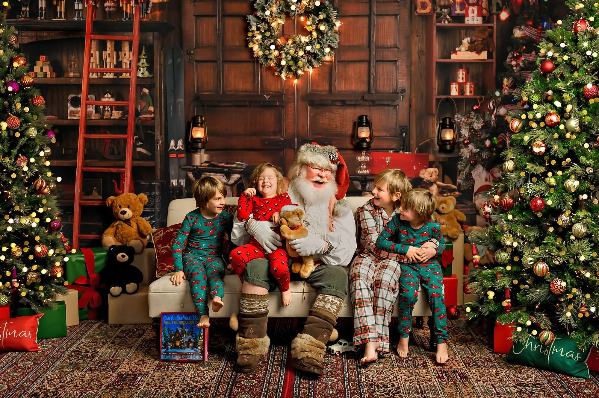 Photo with Santa Seattle (2).jpg