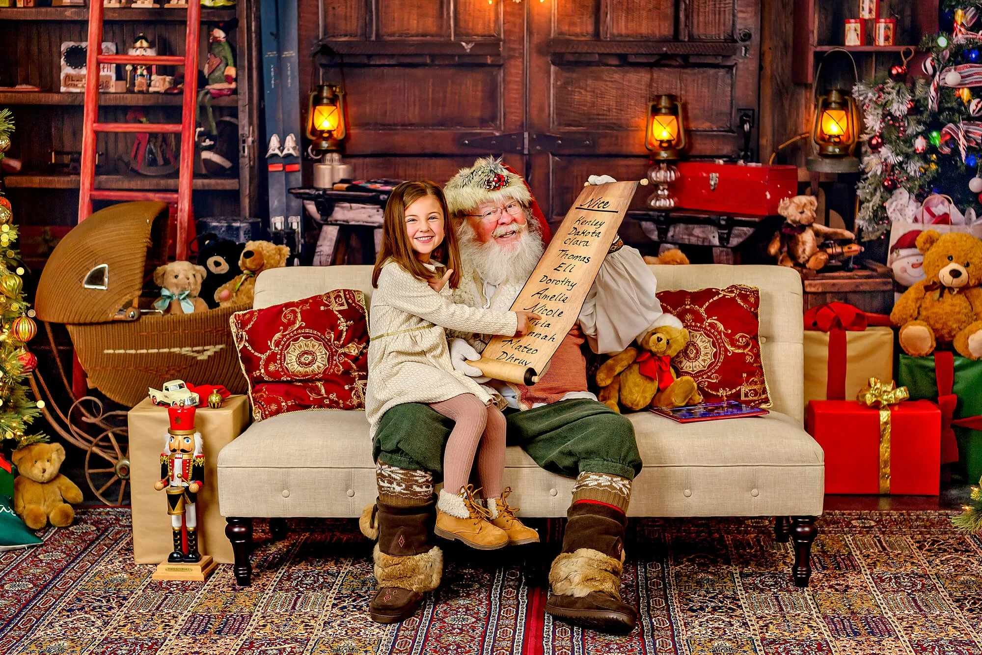 Real Santa Christmas Holiday Family Photo Seattle Bellevue Redmond Photographer.jpg