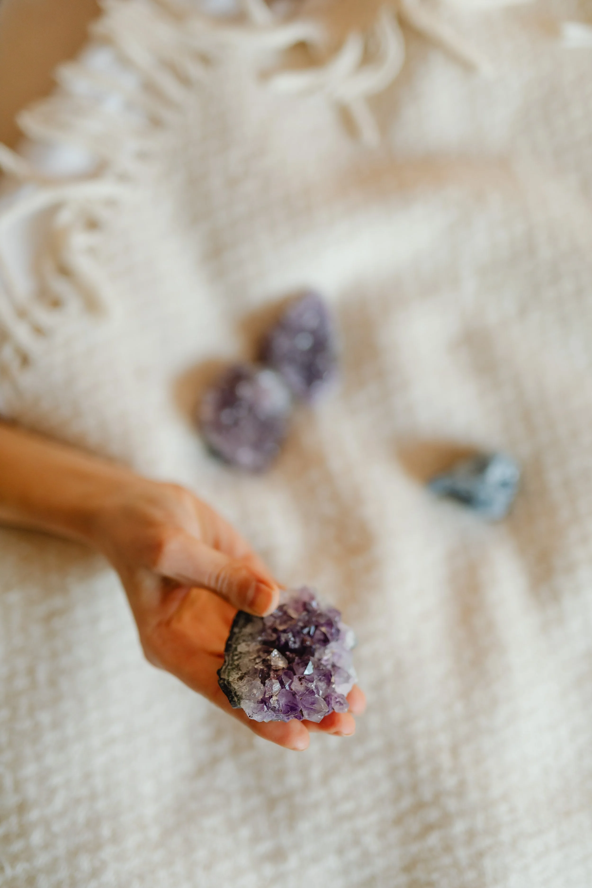 4 Different Types of Crystal Readings to Try