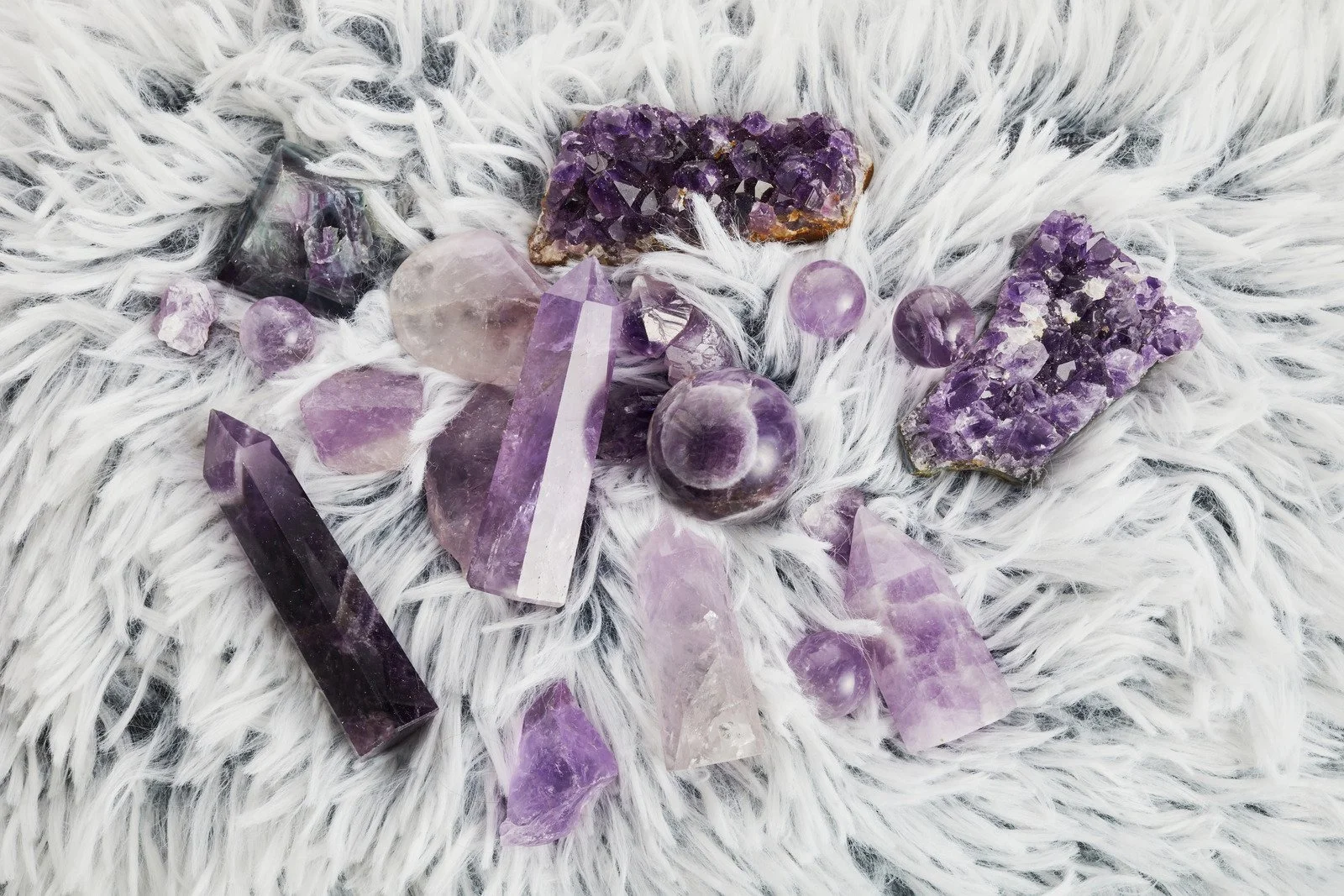 The Mystical World of Healing Crystals: Discover Their Benefits