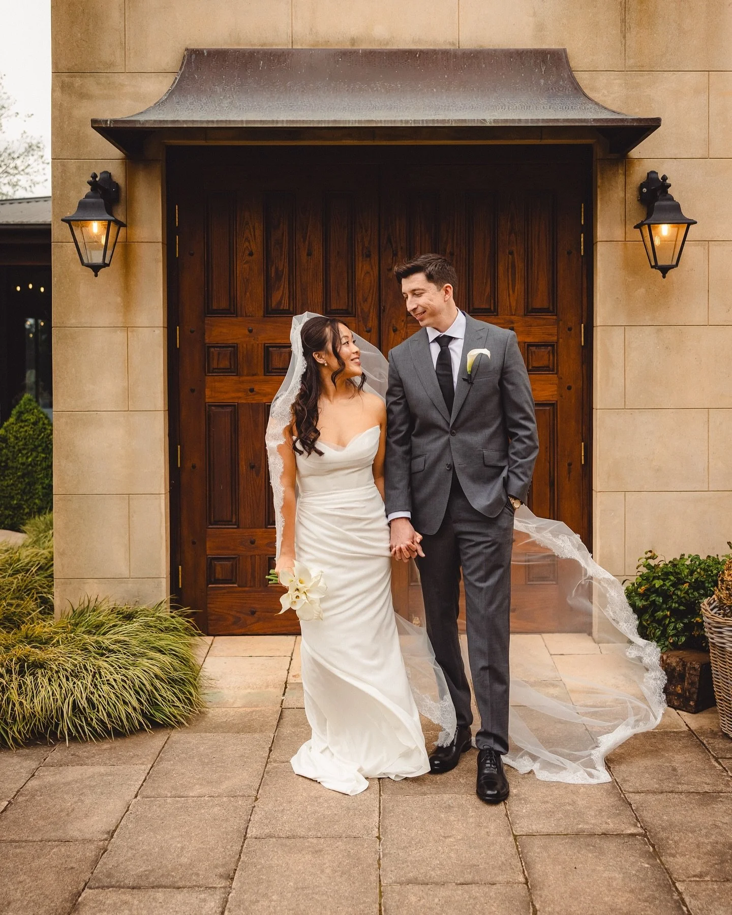 valerie + jon ♡

if you&rsquo;ve ever wondered what perfection looks like&hellip; it&rsquo;s this insane sunset at @centennialvineyards and an @araexperience gown catching the last bit of sun 🌅

coordination: @theeventfultouch 
venue: @centennialvin