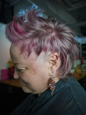 samjupphair_pinkhair_mullet_haircut.jpeg
