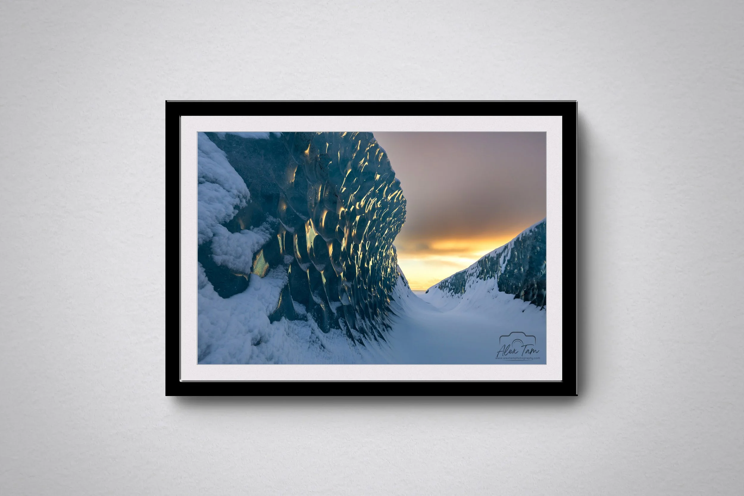 Vatnajökull Ice Canyon sunrise bck.jpg