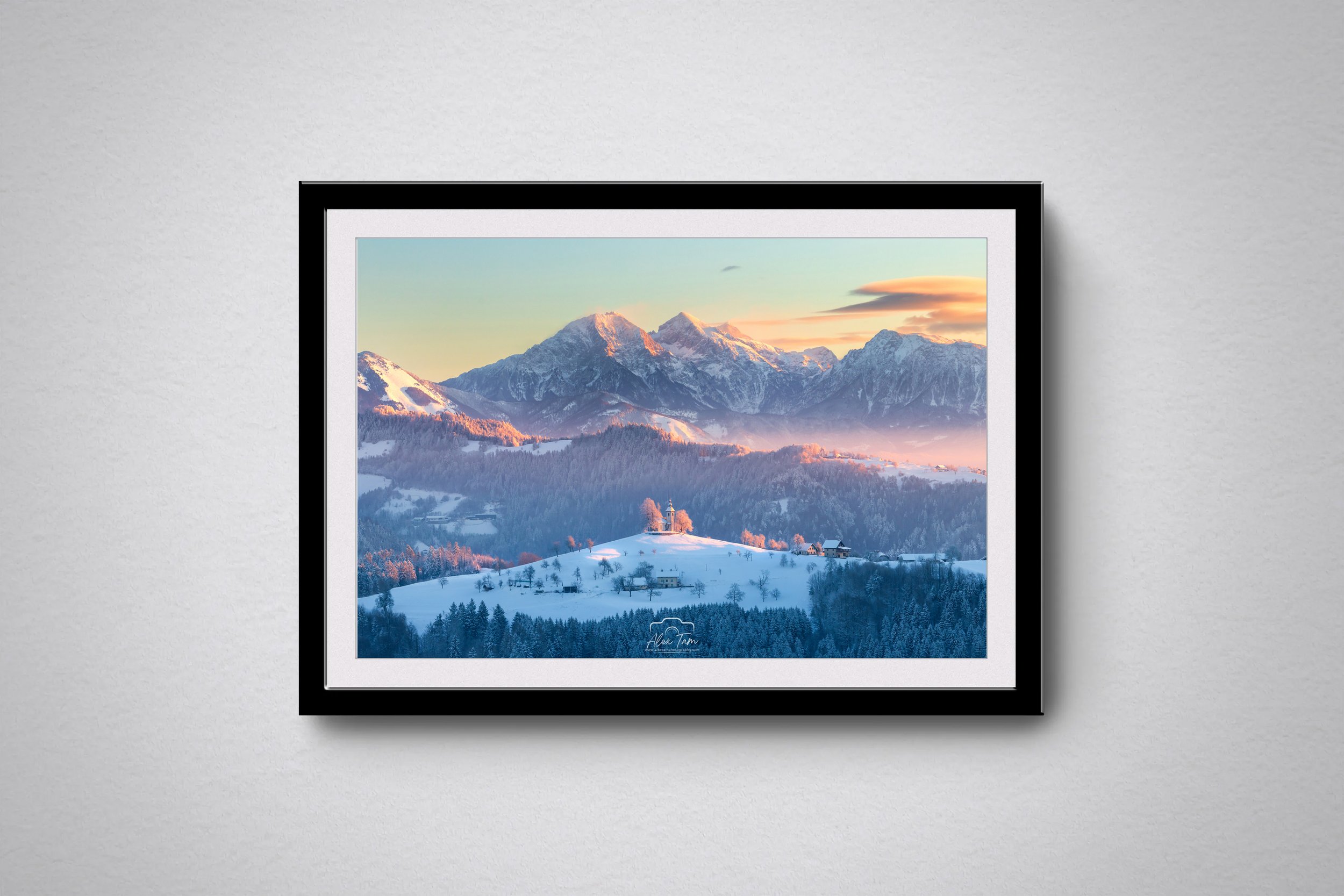 Little church under Julian Alps bck.jpg