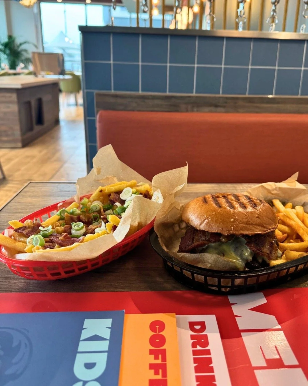 Spotted at Deller’s this month... π
Sunshine, fresh salads and juicy burgers by the beach!
We love seeing your photos - don’t forget to tag us!