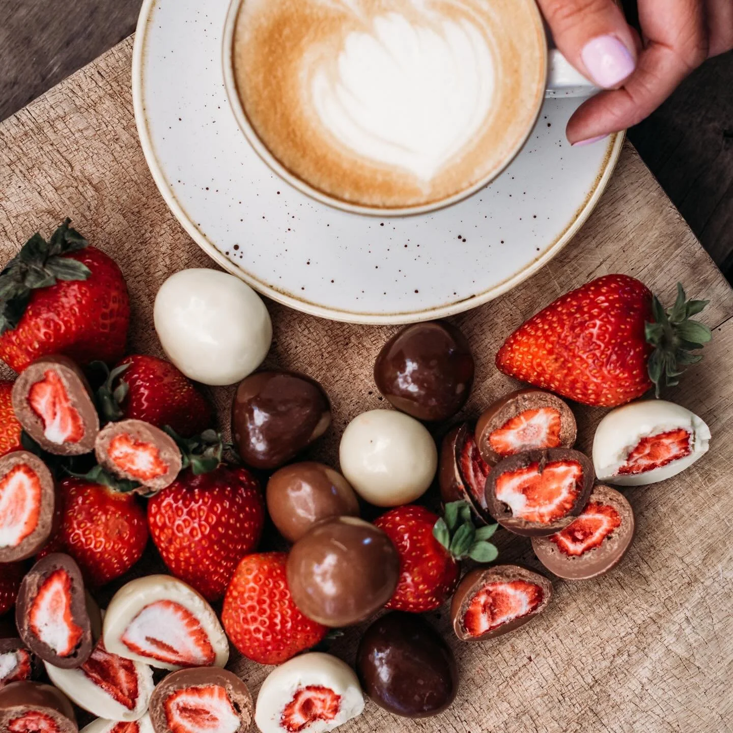 Slow mornings, good coffee, and a little indulgence (or alot.. we won&rsquo;t judge 😉)
Our chocolate-coated freeze-dried strawberries are the perfect treat to pair with your brew ☕️🍓
Locally grown &amp; made. Perfectly crisp. Totally irresistible. 