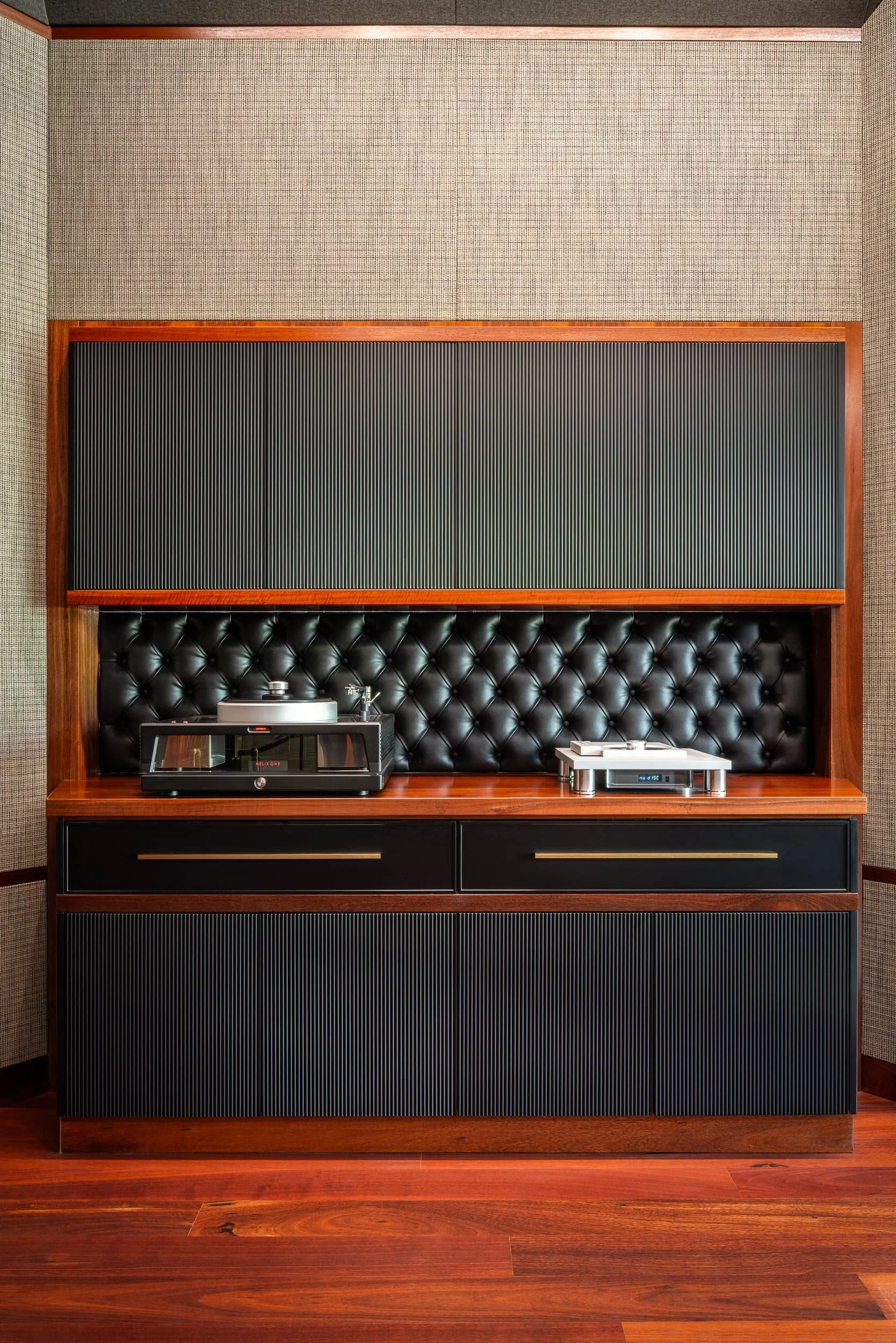 Kyron-Audio Phoenix-8.jpg