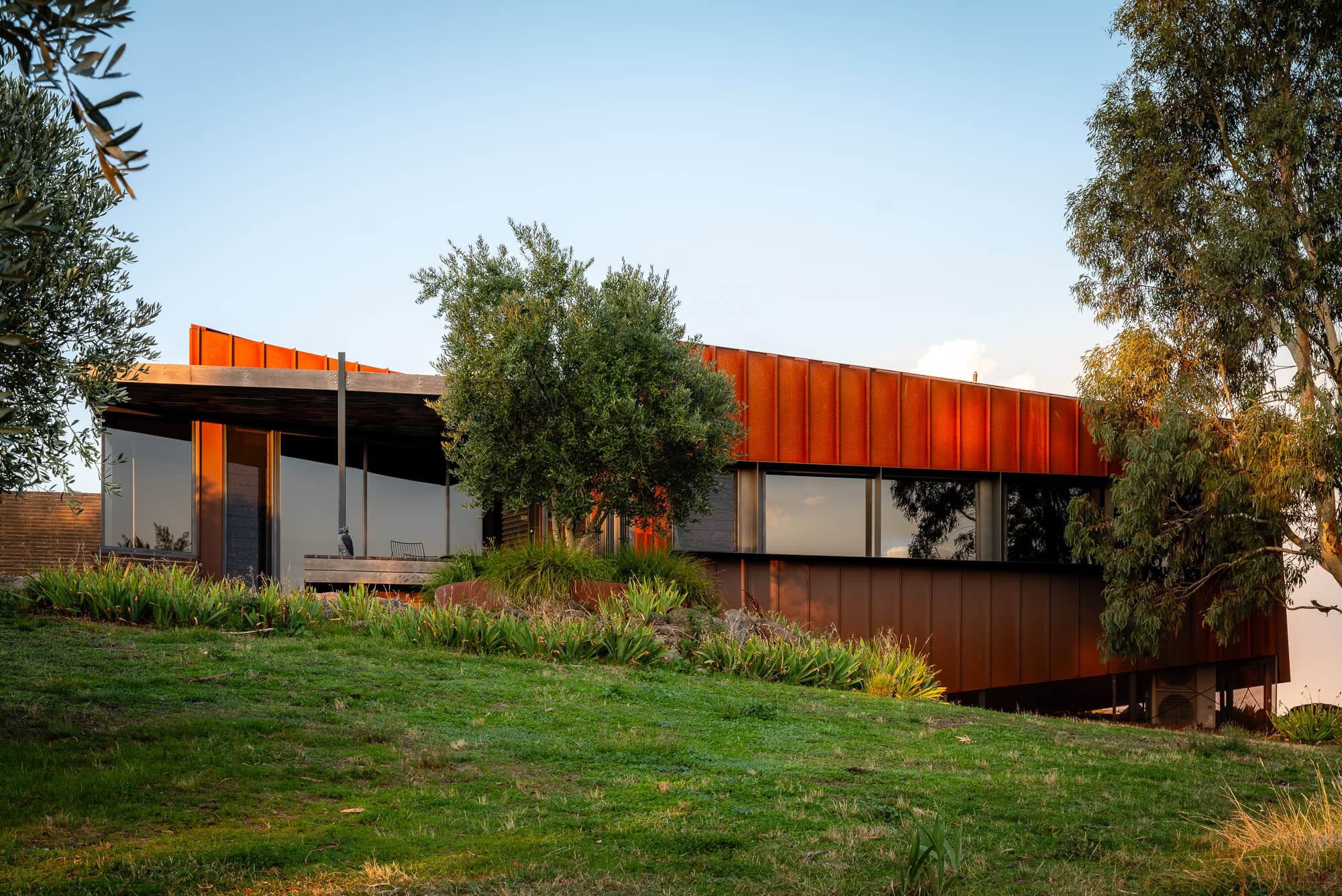 Breakneck Gorge Oikos Ext2-2.jpg