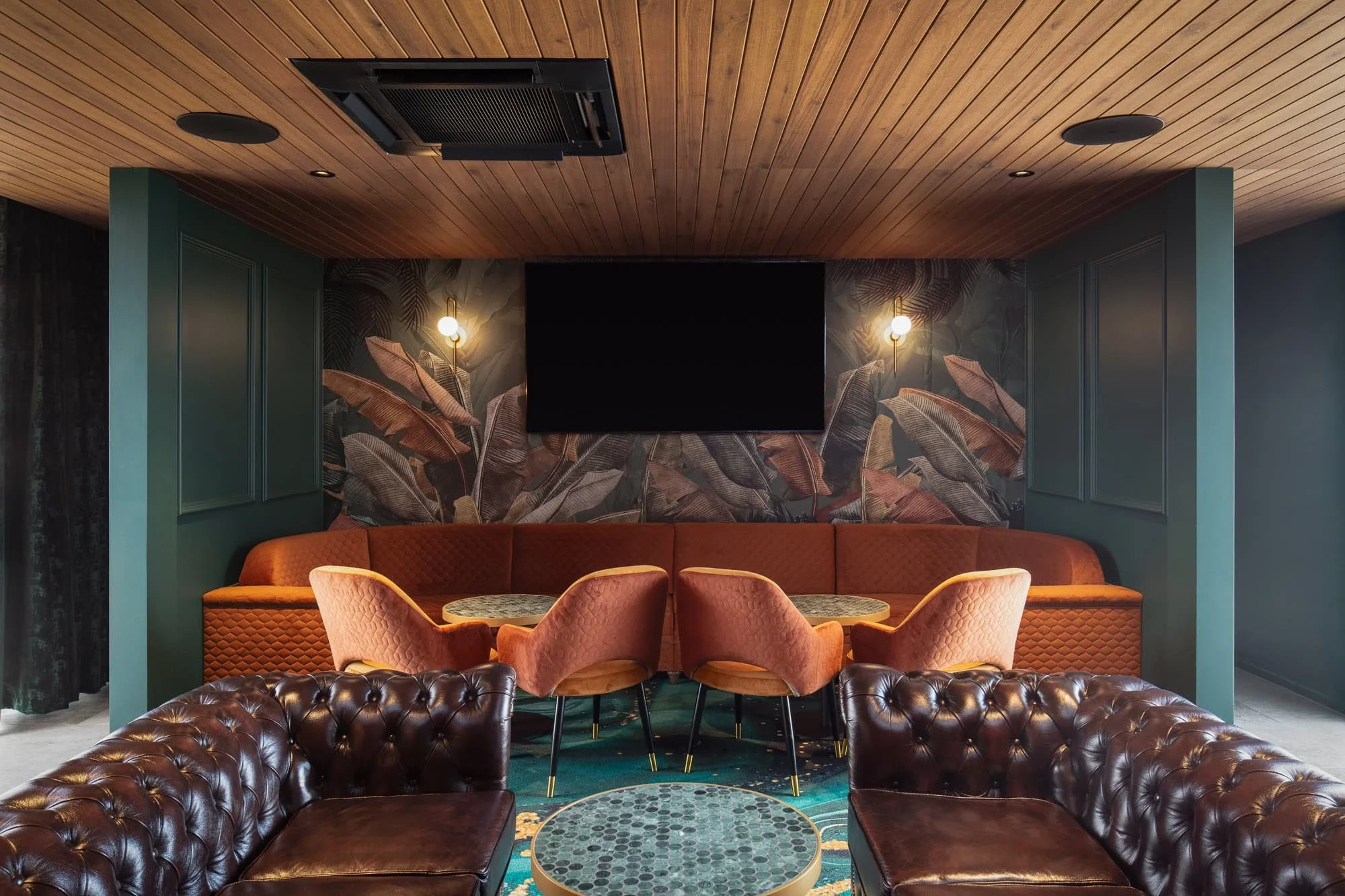Queens Hotel renovation, Gladstone