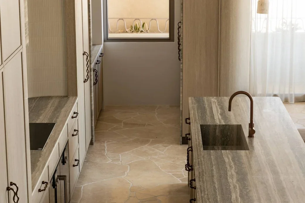 Rocabella_GRAYA_Kitchen.webp