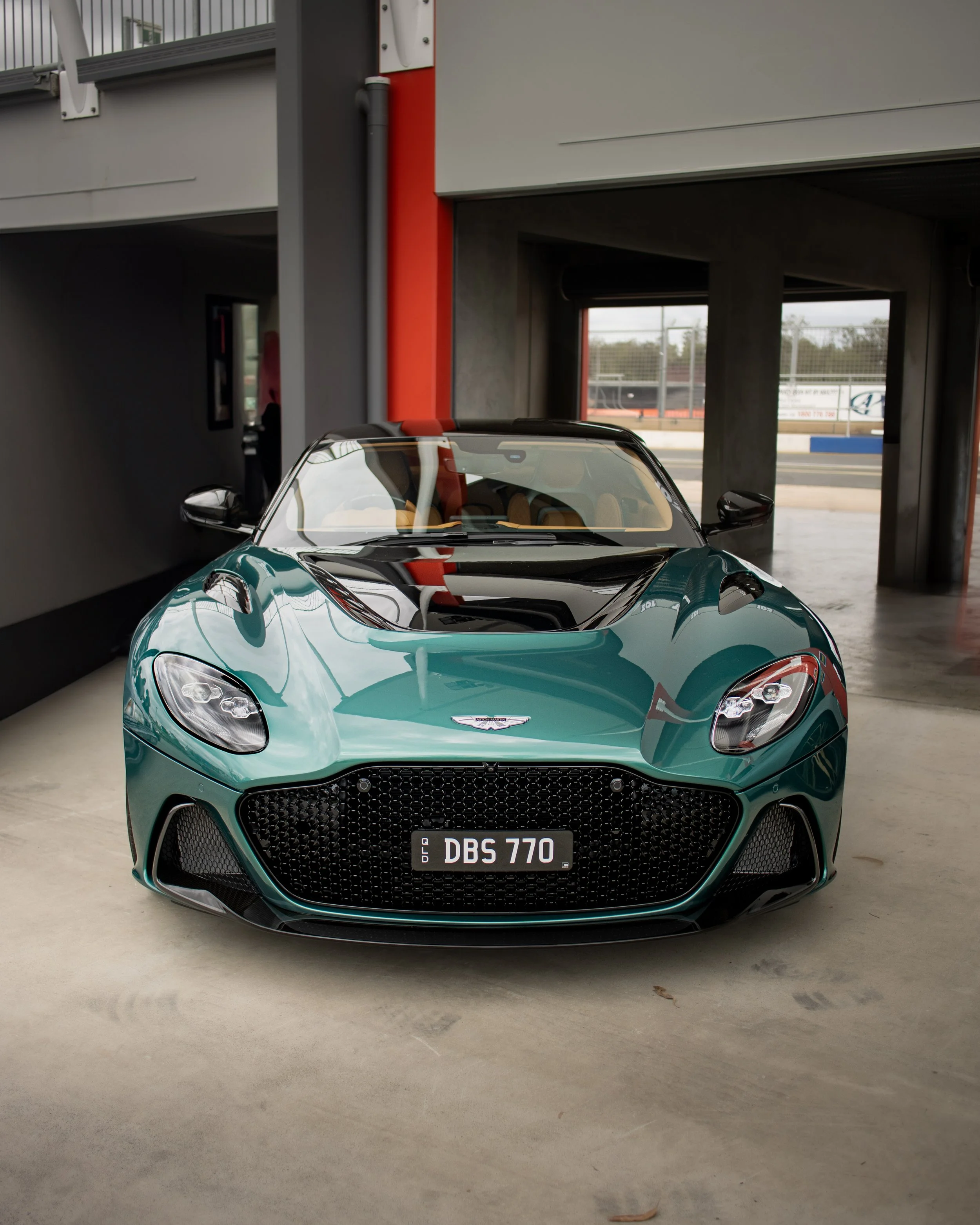 Aston1.jpg