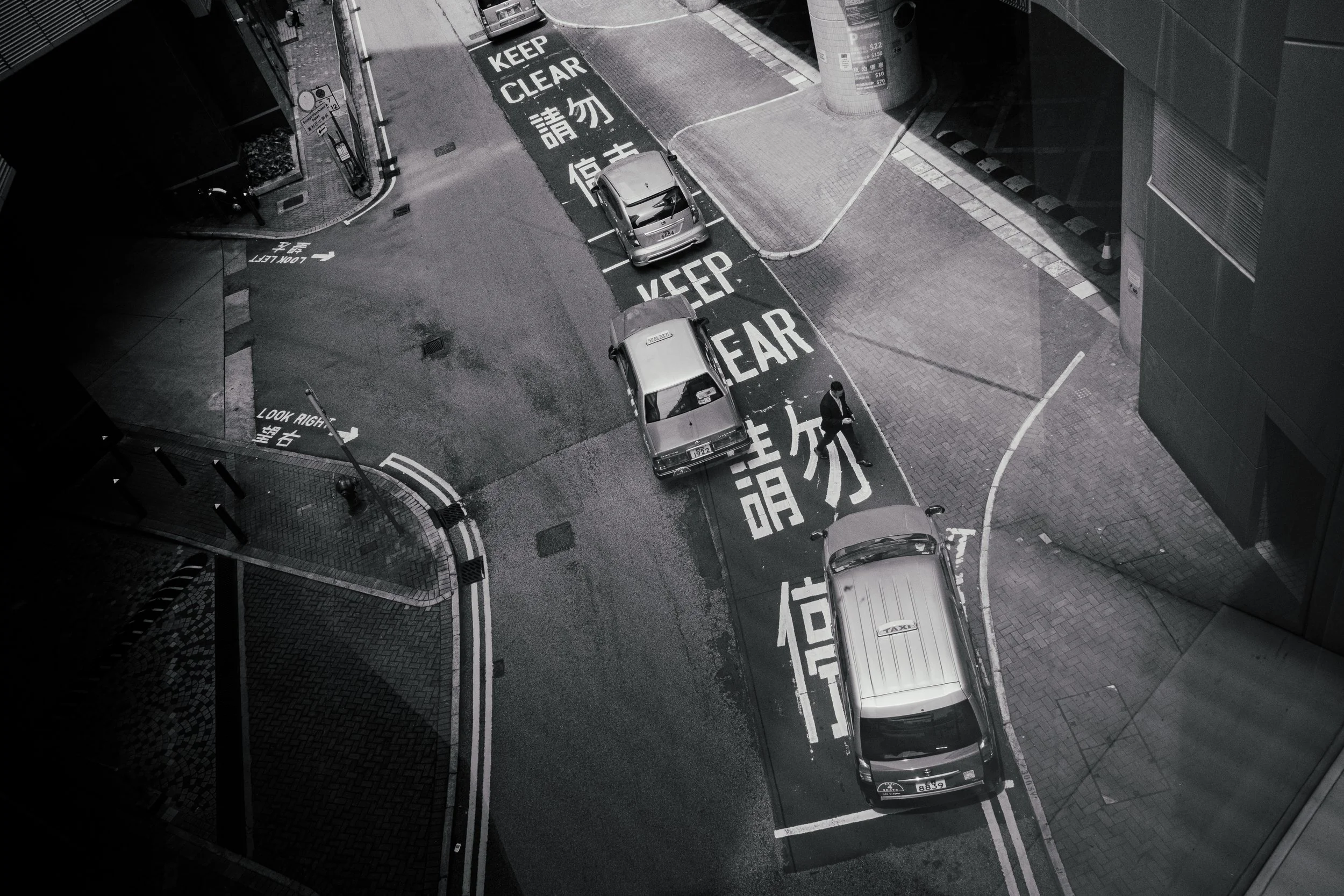 Overlookng Taxi.jpg