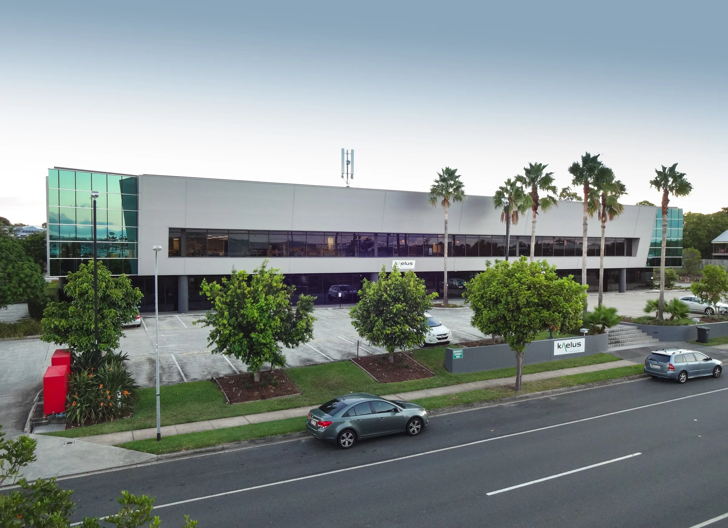 Corp Drv Dusk_02_pre.jpg