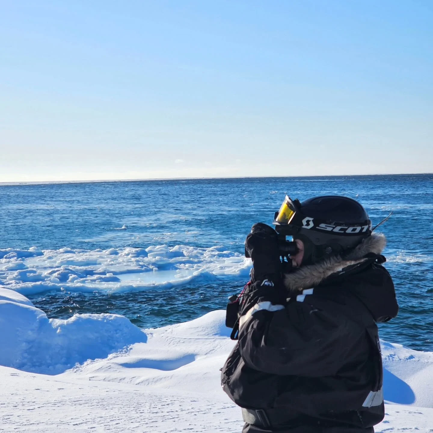 Elevate Norway 🙌

#elevatenorway #Svalbard #snowmobile #isfjord #winter