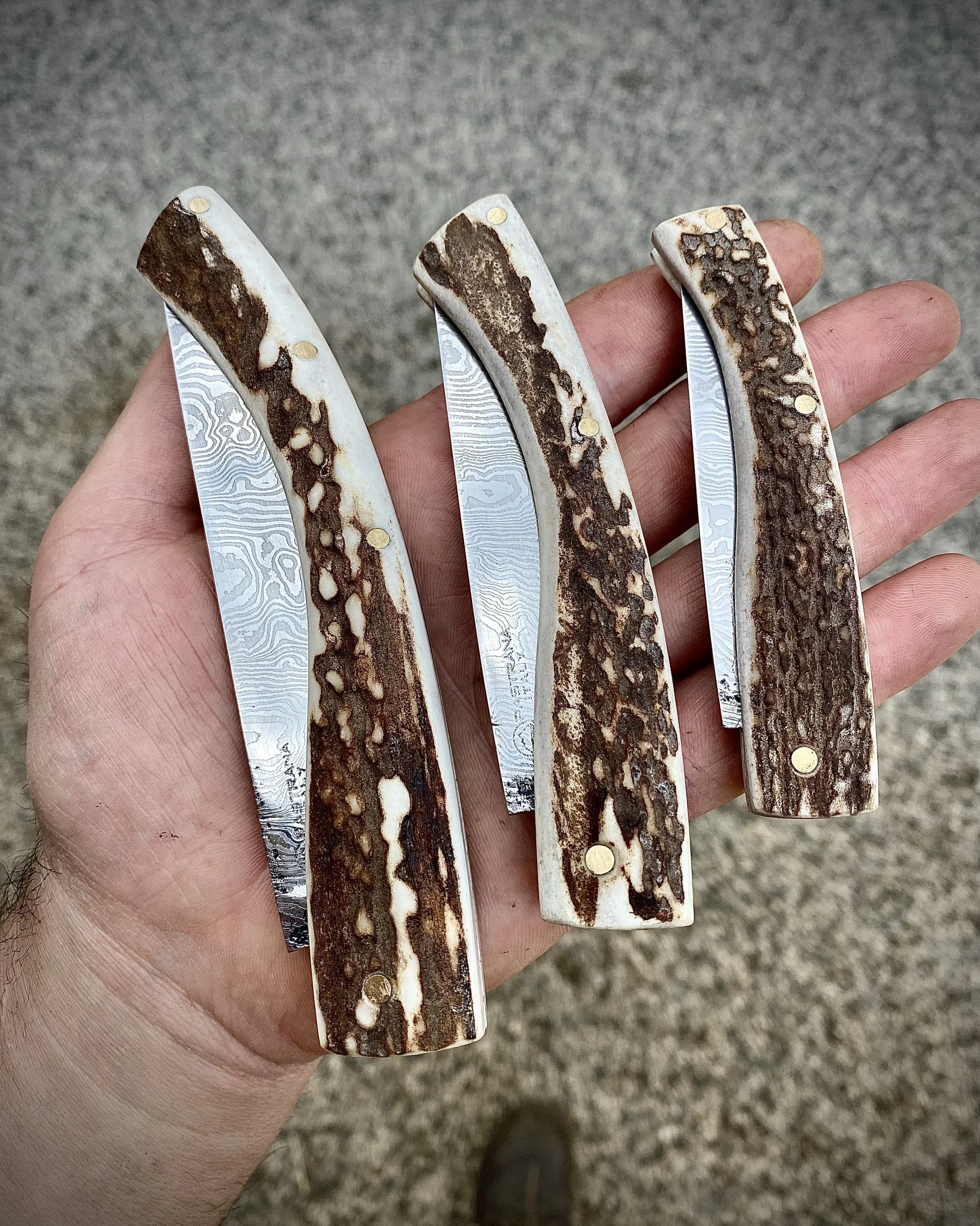 Tre chiudibili damasco-cervo