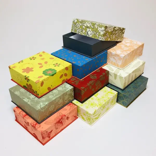 Gift box wrapping 6.webp