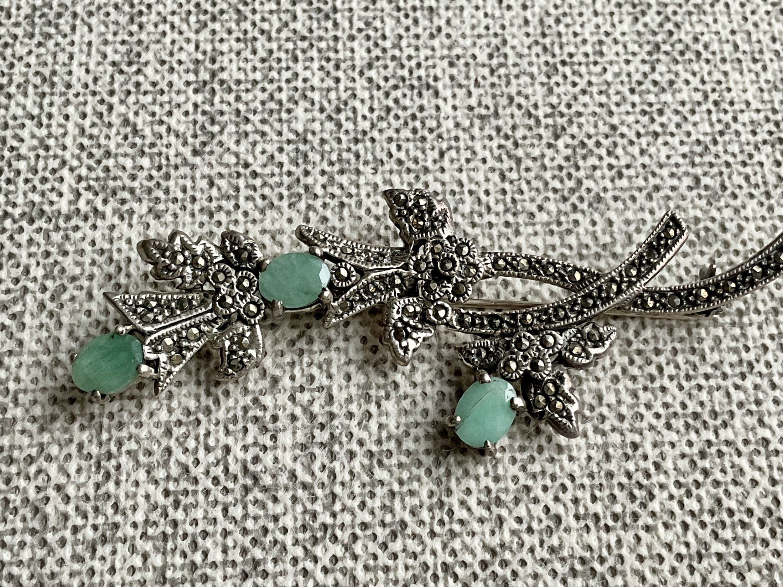 Vintage green brooch 03.jpeg