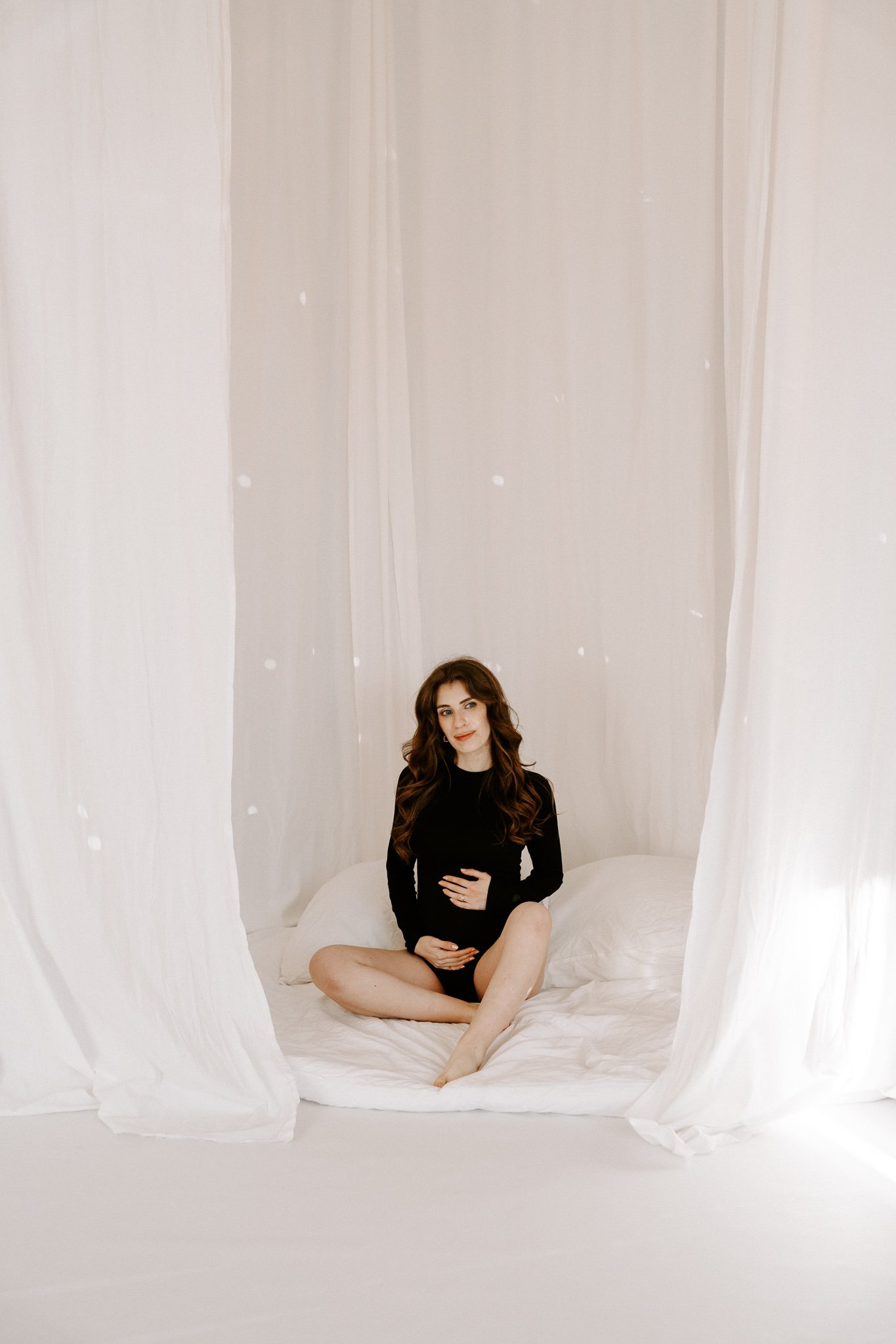 Babybauchshooting im Tageslichtstudio Bergisch Gladbach