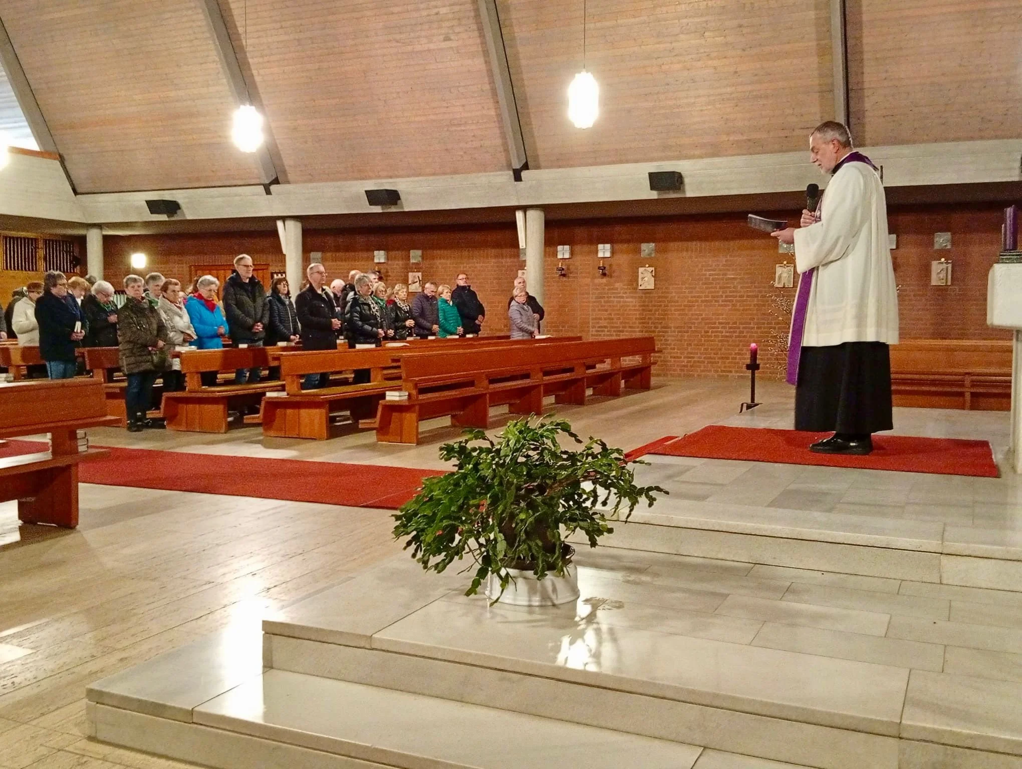 „Unter dem Blick deiner Augen“ – Bußgottesdienst in St. Josef Raigering