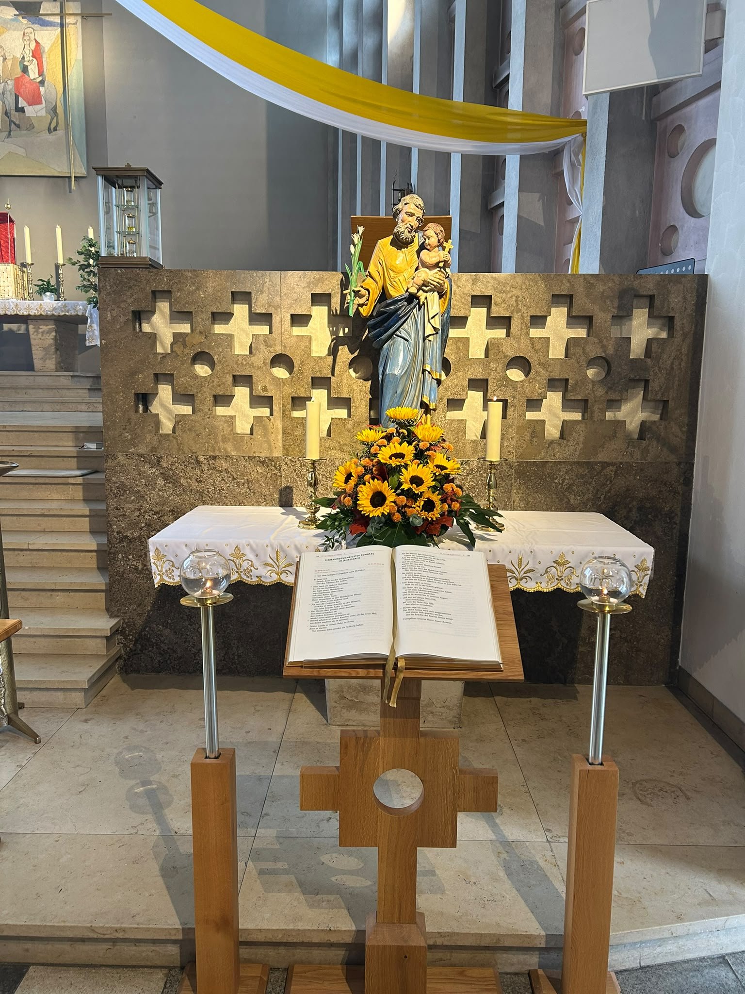 2026-10-04_Erntedank_HlFamilie (1).jpg
