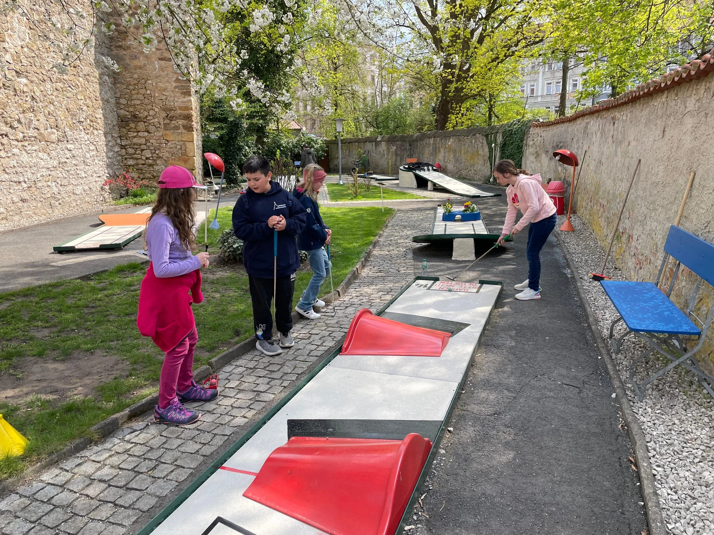 2026-04-18_Minigolf_Minis (4).jpg