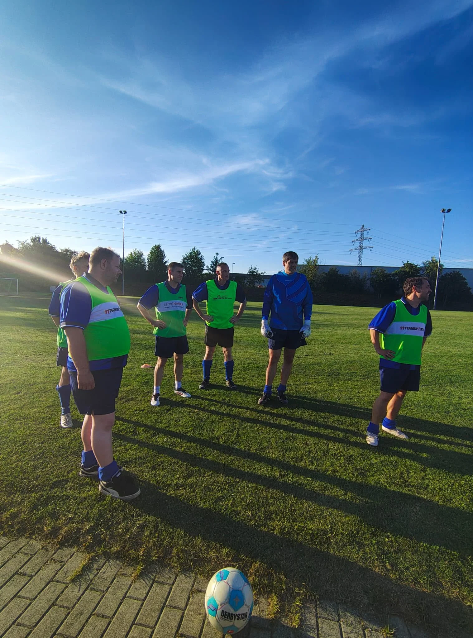 Fußballspiel Minis gg. Eltern — PfarreienGemeinschaft am MariaHilfBerg