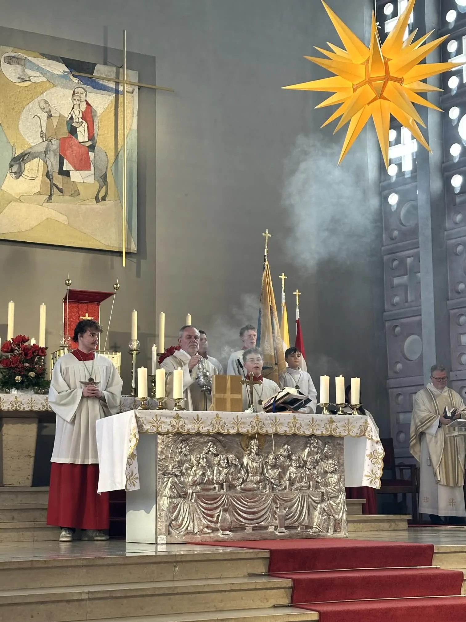 2025-12-28_Fahnenweihe_Minis_Hl_Familie (17).jpg