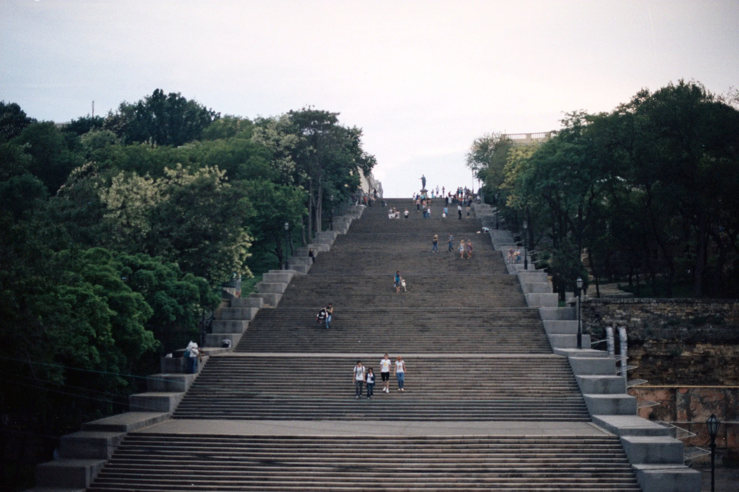AA005g.jpg