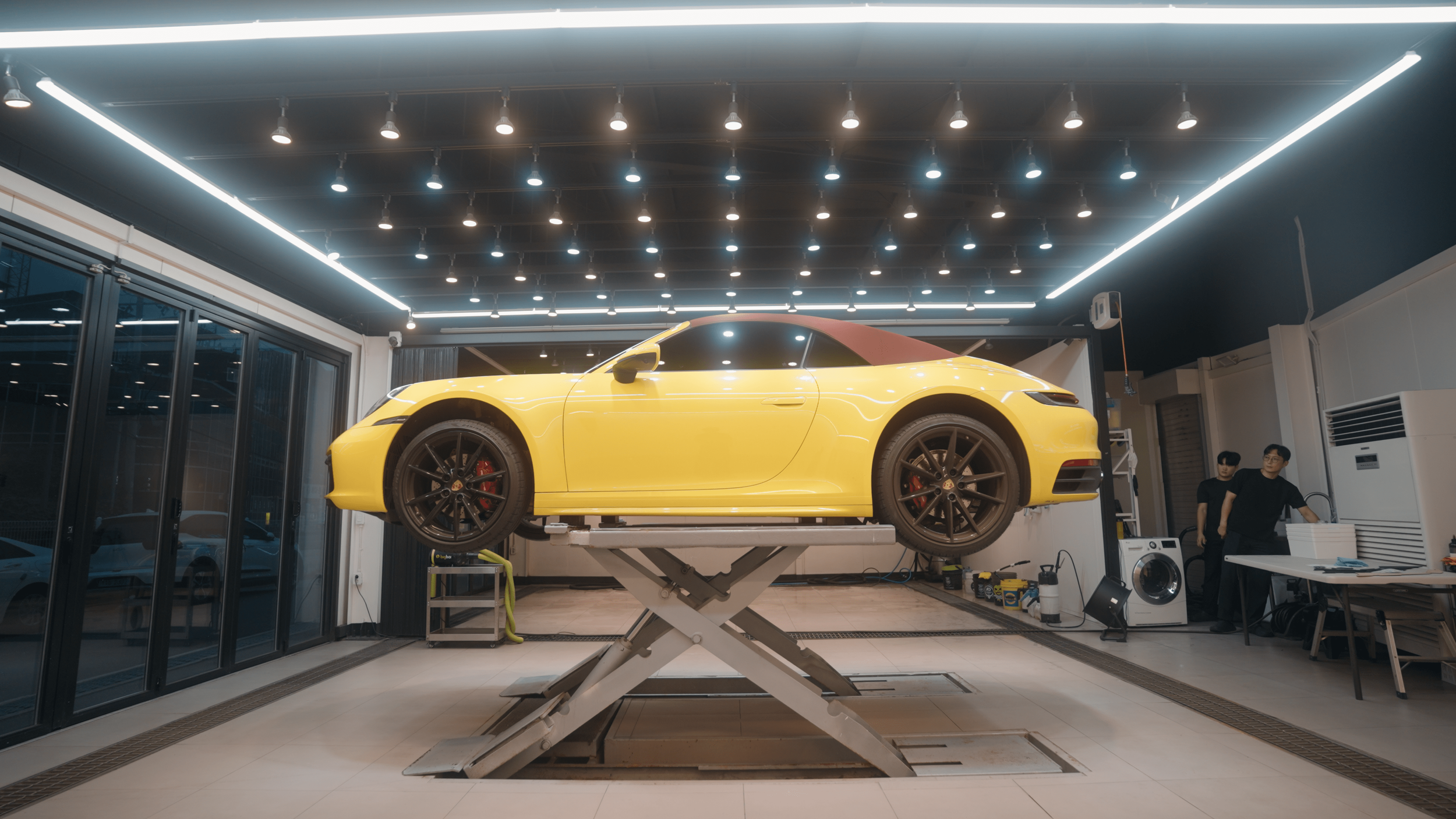 10.06 키트 촬영 전체.01_31_19_20.Still034-min.png