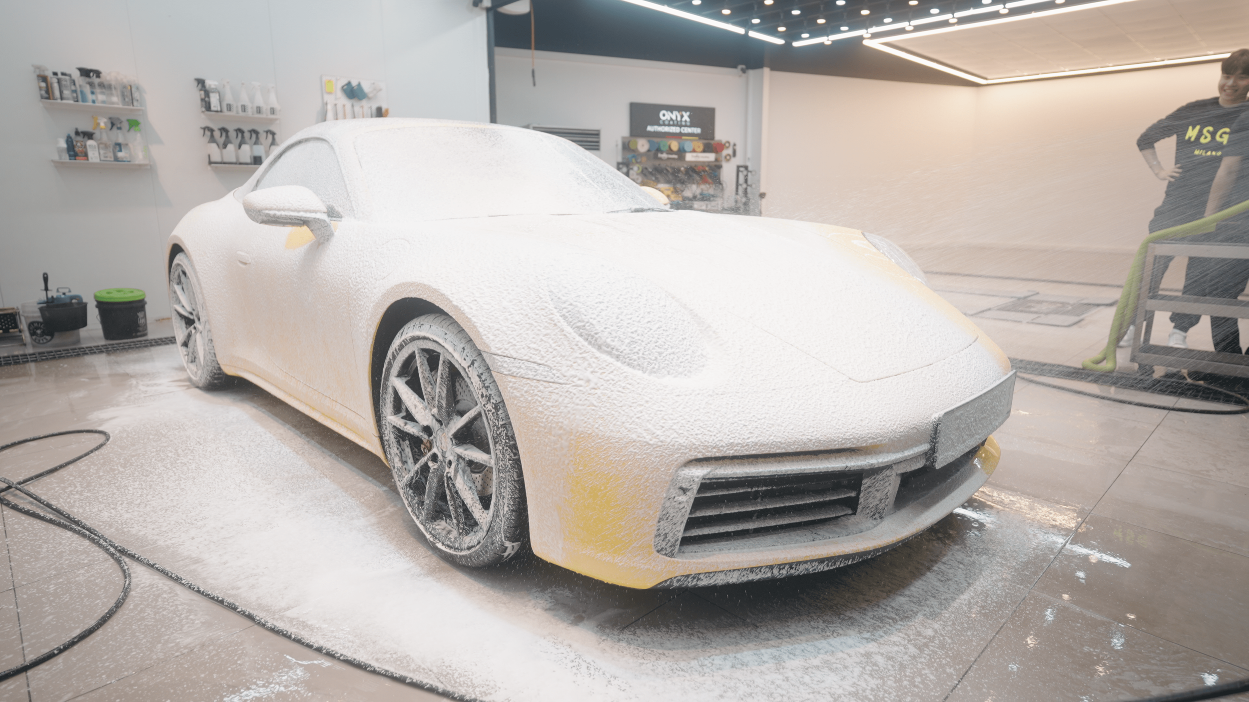 10.06 키트 촬영 전체.01_53_15_22.Still039-min.png