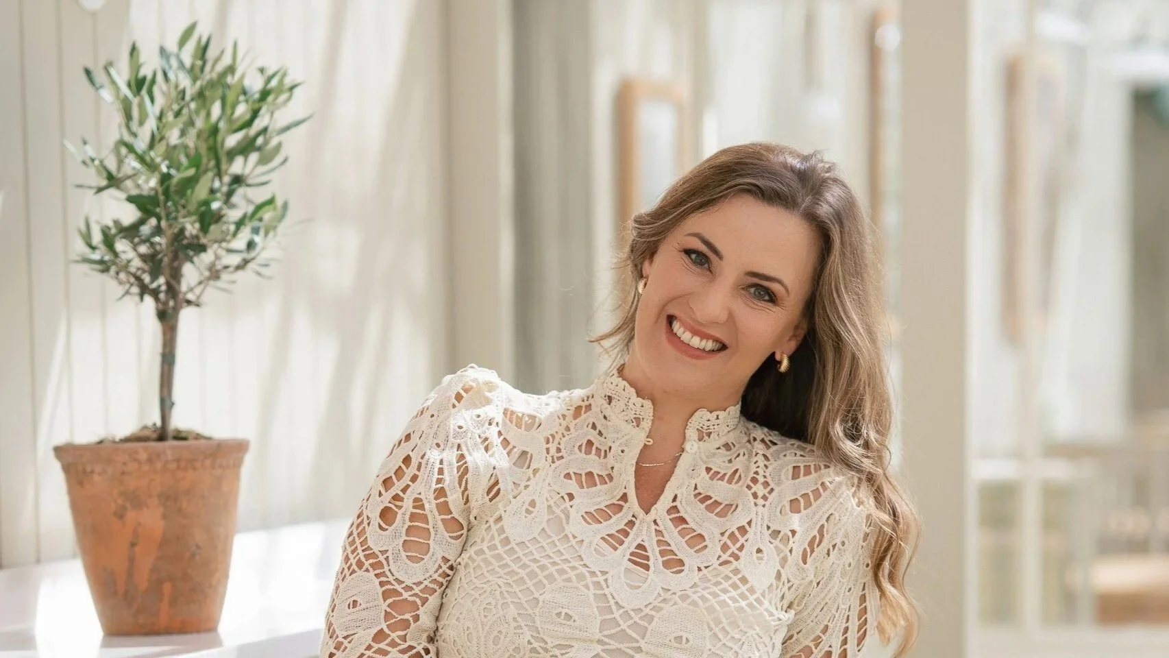 Relationship coach helping clients feel secure and connected in conscious relationships