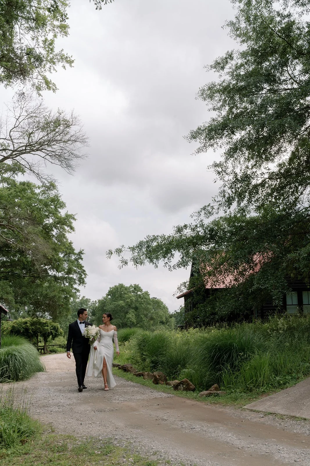 Rachel-Pourchier-Photography-Wedding-Serenbe-destination-photographer_Rubin_Horse11.jpg