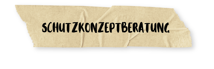 schriftzug auf zerknittertem Papier mit der deutschen Aufschrift "Schutzkonzeptberatung"