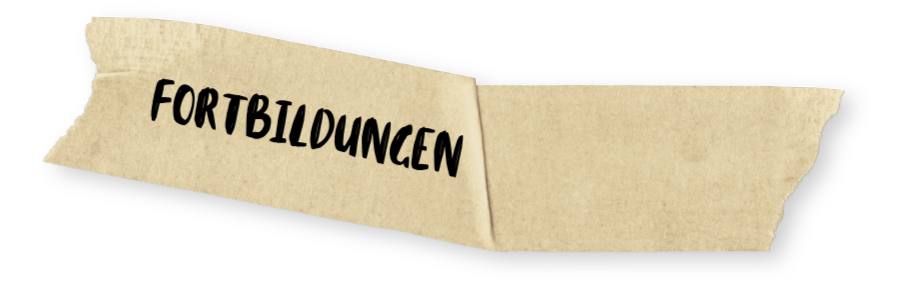 Ein beige-gestanztes Papier mit dem Schriftzug 'Fortbildungen' in schwarzer Schrift, das an einem Ende auseinanderfällt.