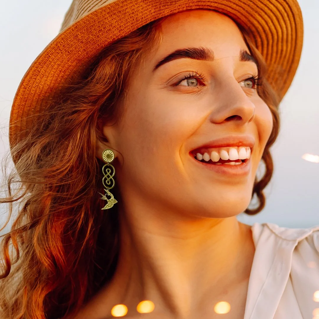 026-03-02-WINGED KLEINE ZWALUW INFINITY-GOUD-VIERKANT.jpg