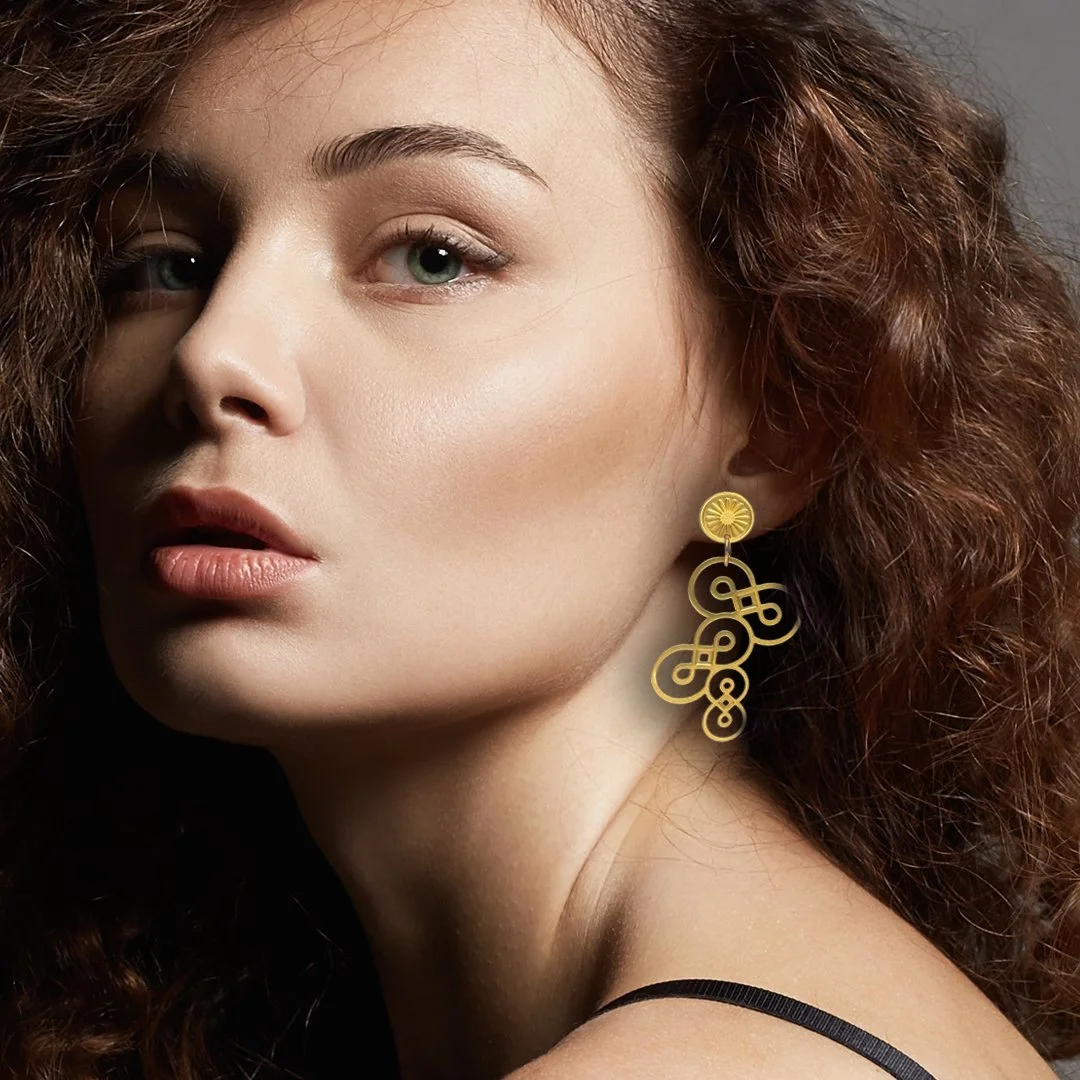 026-02-27-WINGED TRIO INFINITY-GOUD-VIERKANT.jpg