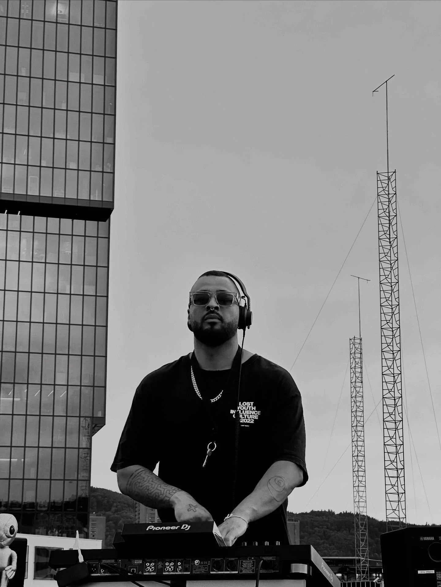 🪩 Welcome to set #4 &ndash; with @andhazelmusic on the decks, delivering a masterclass in punchy, soul-infused house. Known for blending hip-hop grooves with dancefloor-ready energy, this set is packed with the vibrant, driving sound he&rsquo;s made