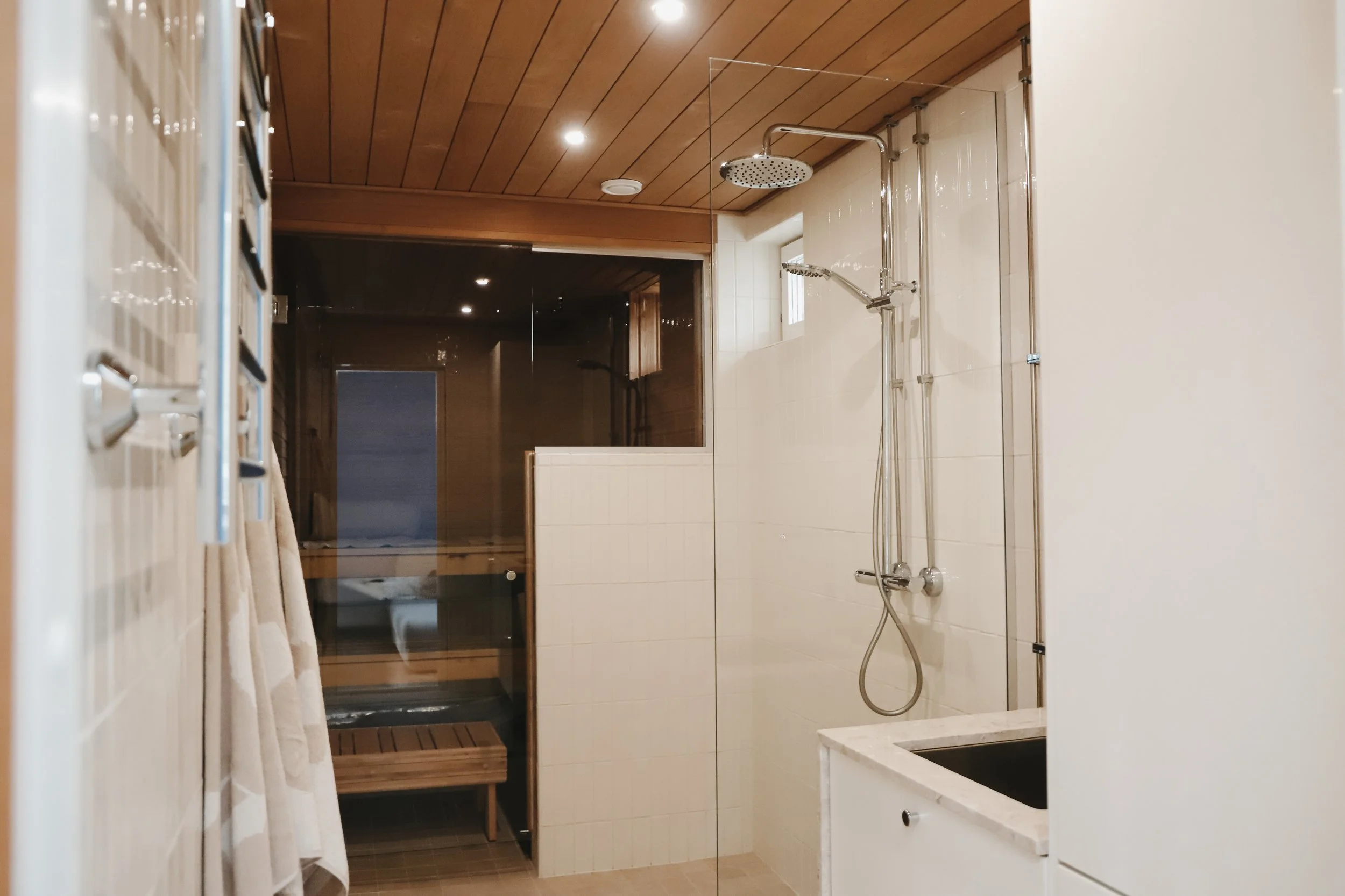 Kylpyhuone ja sauna suunnittelu Studio Jessica Muroke