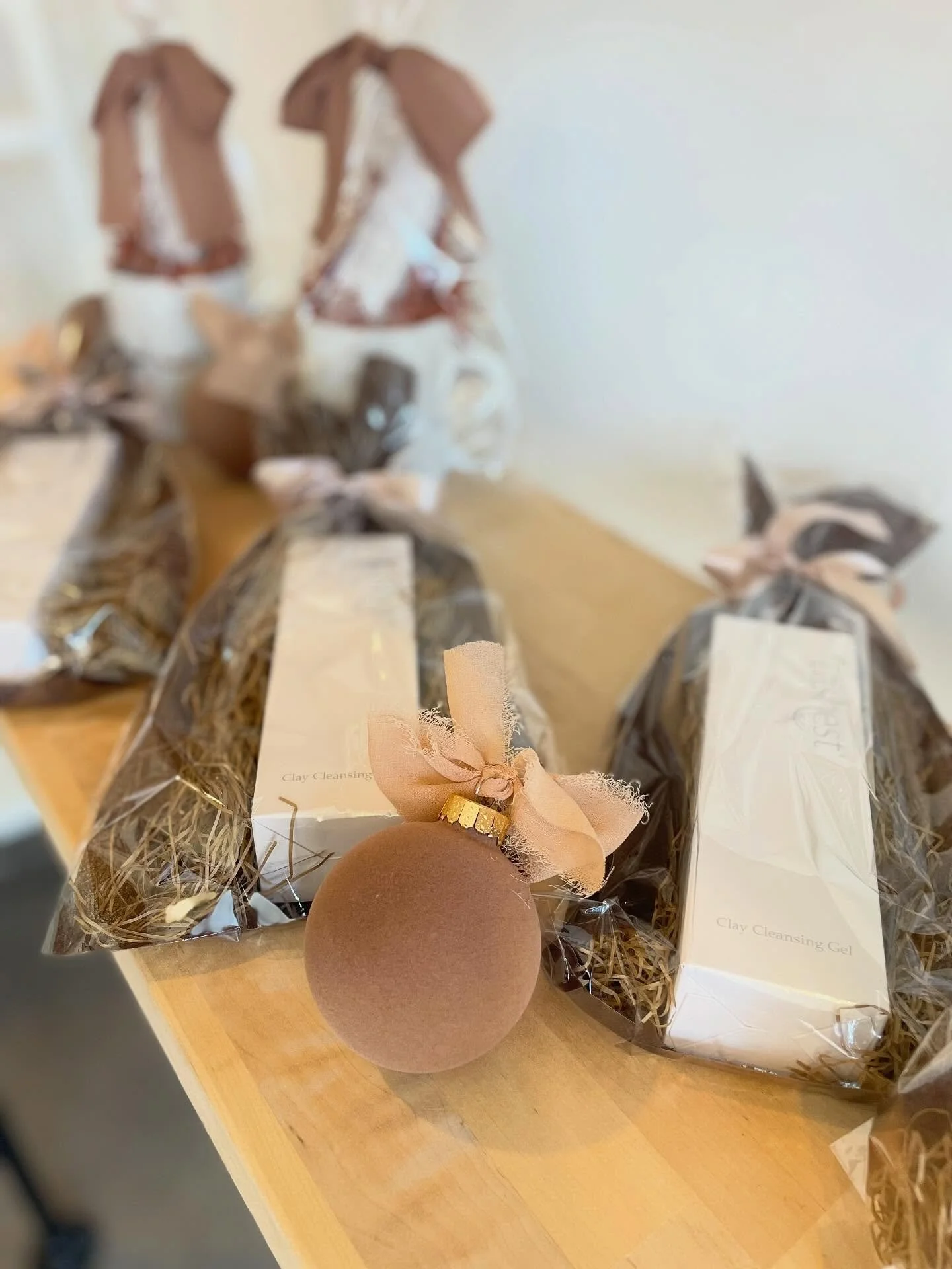 The perfect little gift for lash lovers 💕 
Oil-free &amp; lash-safe!

#giftideas #thanksgiving #holidaygifting #cleanser #oilfreecleanser #lashsafe #lashcare