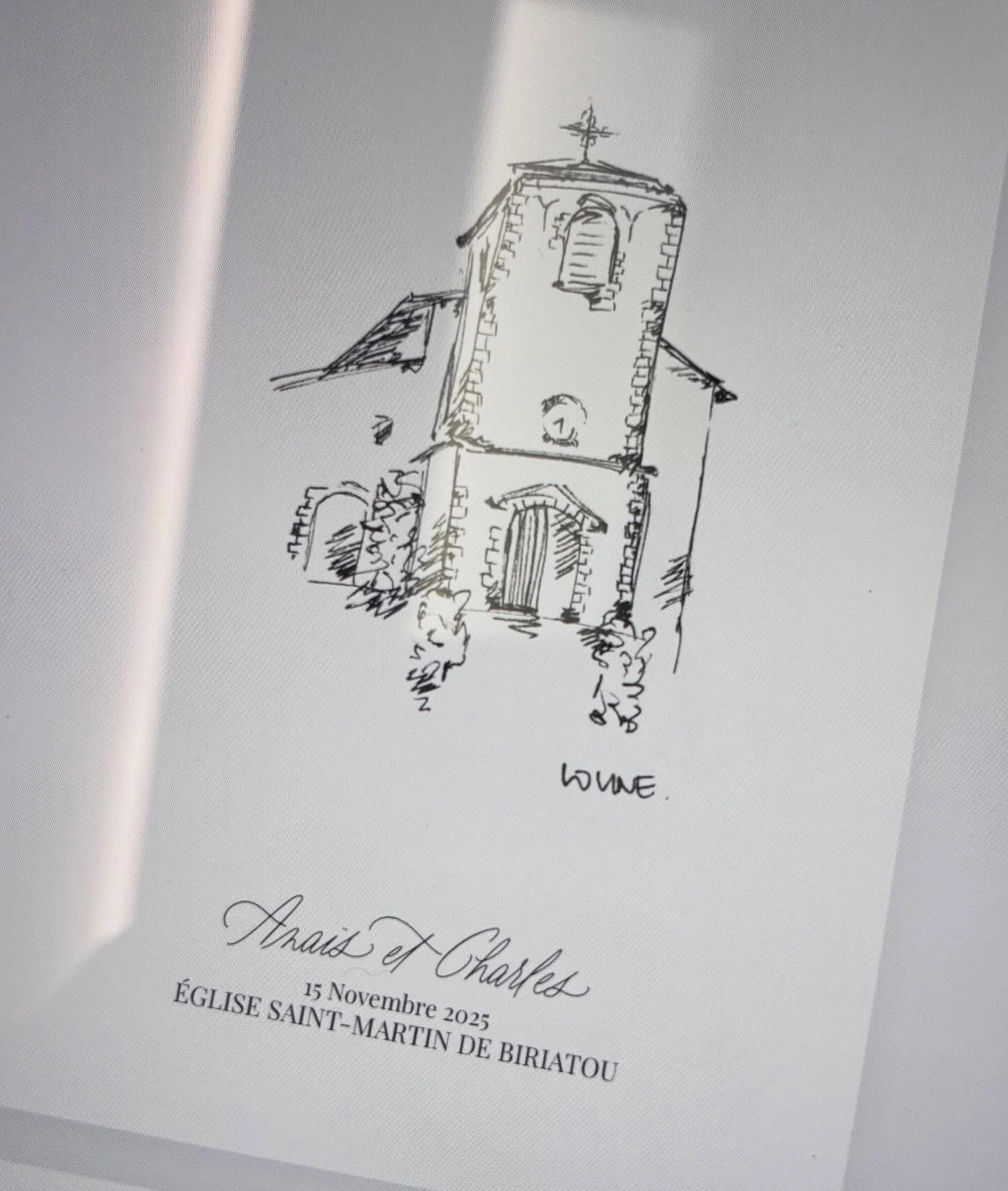 Backstage : cr&eacute;ation du livret de c&eacute;r&eacute;monie religieuse pour le mariage de A&amp;C avec une illustration de l'Eglise r&eacute;alis&eacute;e par @louneatelier. 

#wedding #mariage #ceremoniereligieuse #livretdemesse #livretdeceremo
