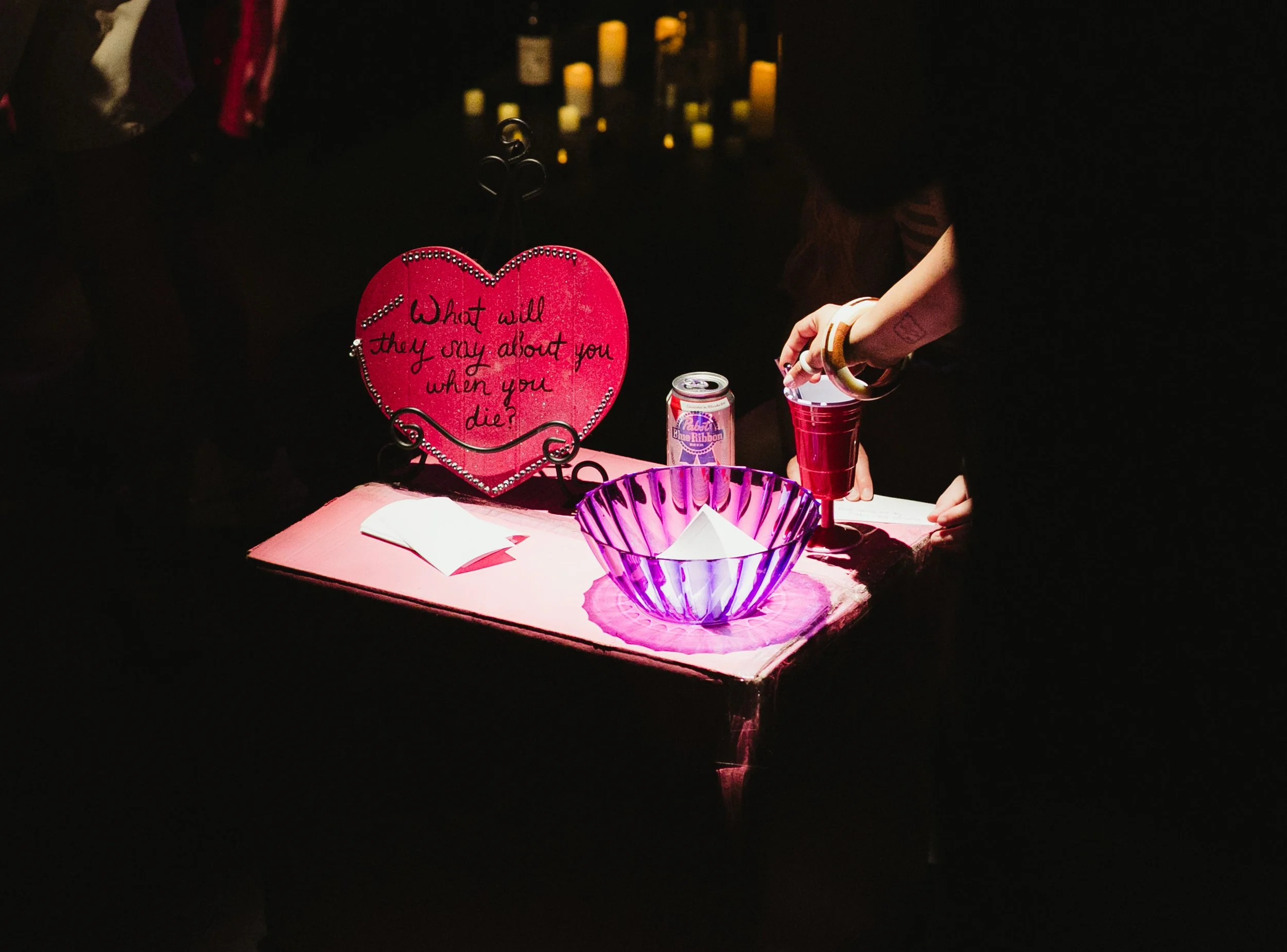 (...)PRTY GRL (IRT, 2023) Photo by Carly Anders