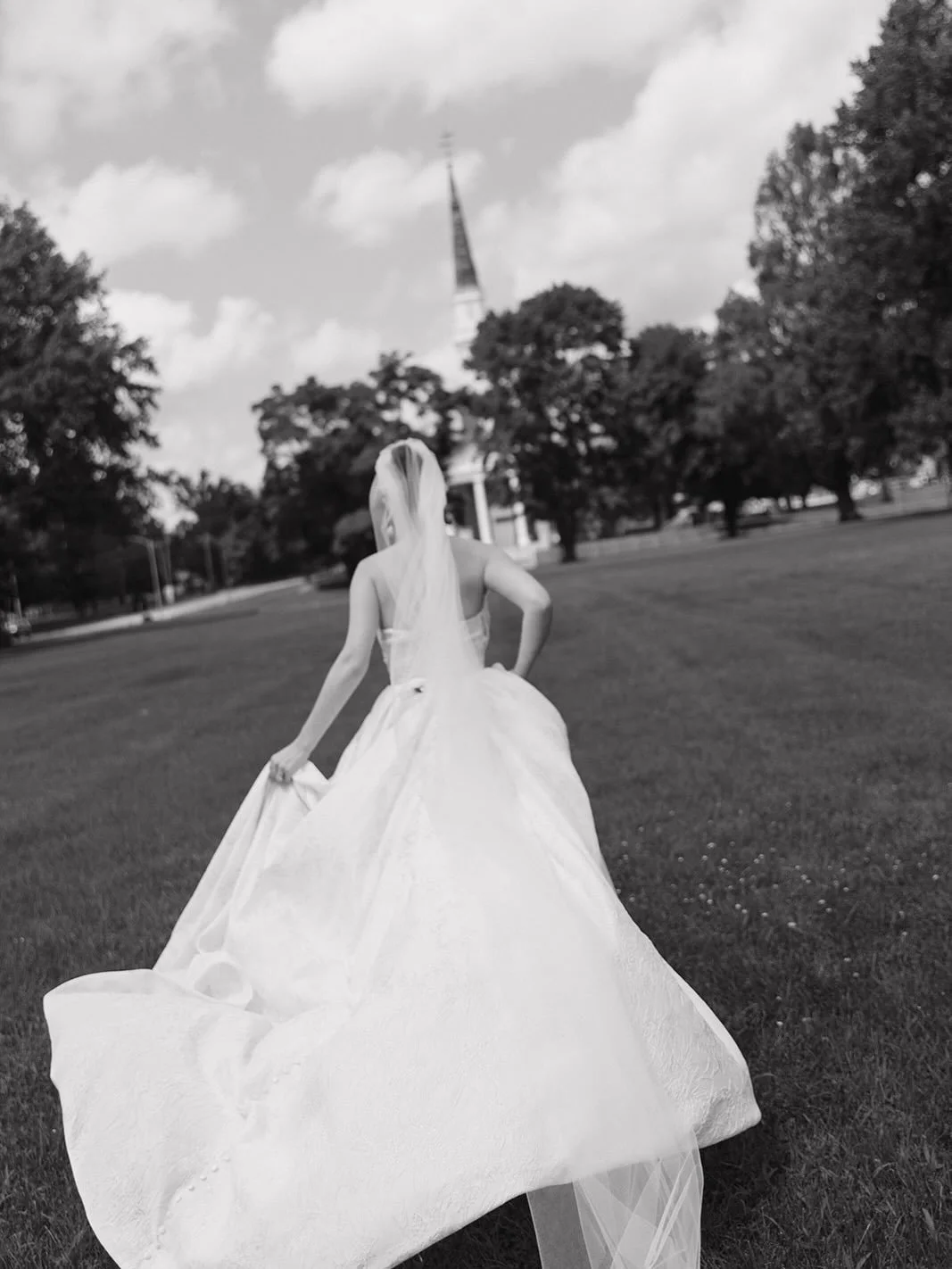 No traffic. No stress. No rushing across town.

When your chapel is just across the lawn, the only thing you have to focus on is the moment!

From getting ready to &ldquo;I do&rdquo; all in one place&hellip; exactly how it should be!

Photo: @lexieph