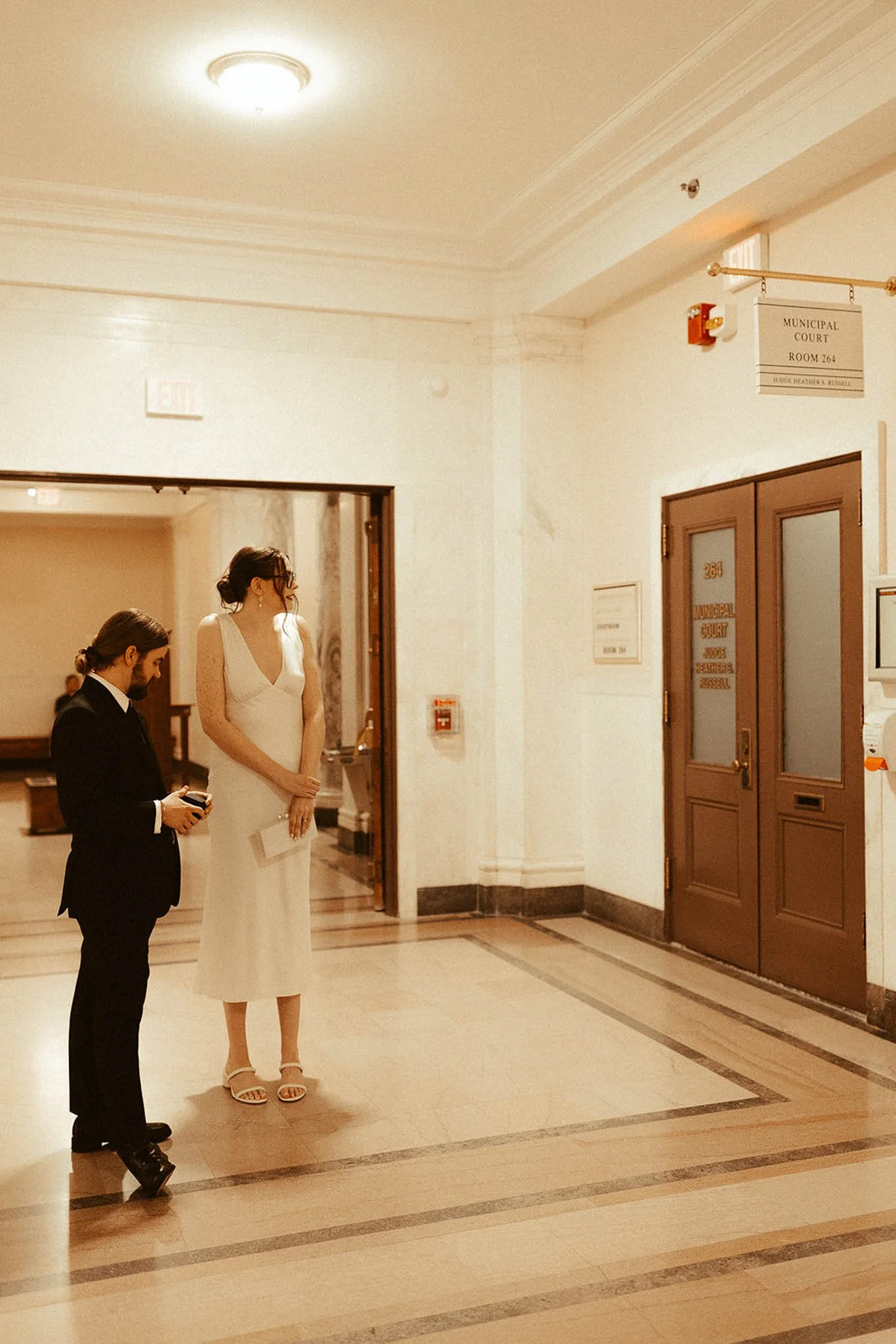 cincinnati-ohio-courthouse-elopement-photo.jpg