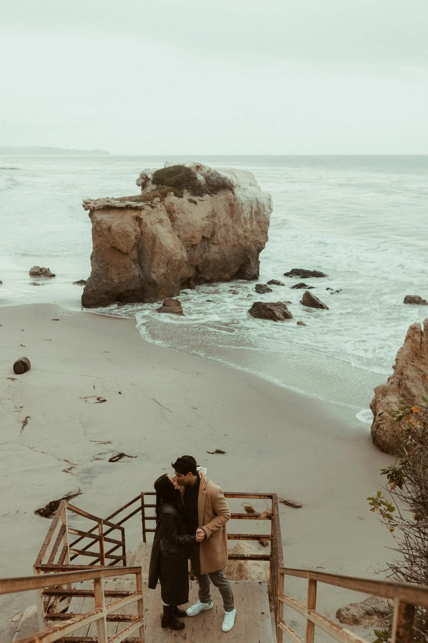 cinematic-malibu-beach-engagement-photo.jpg